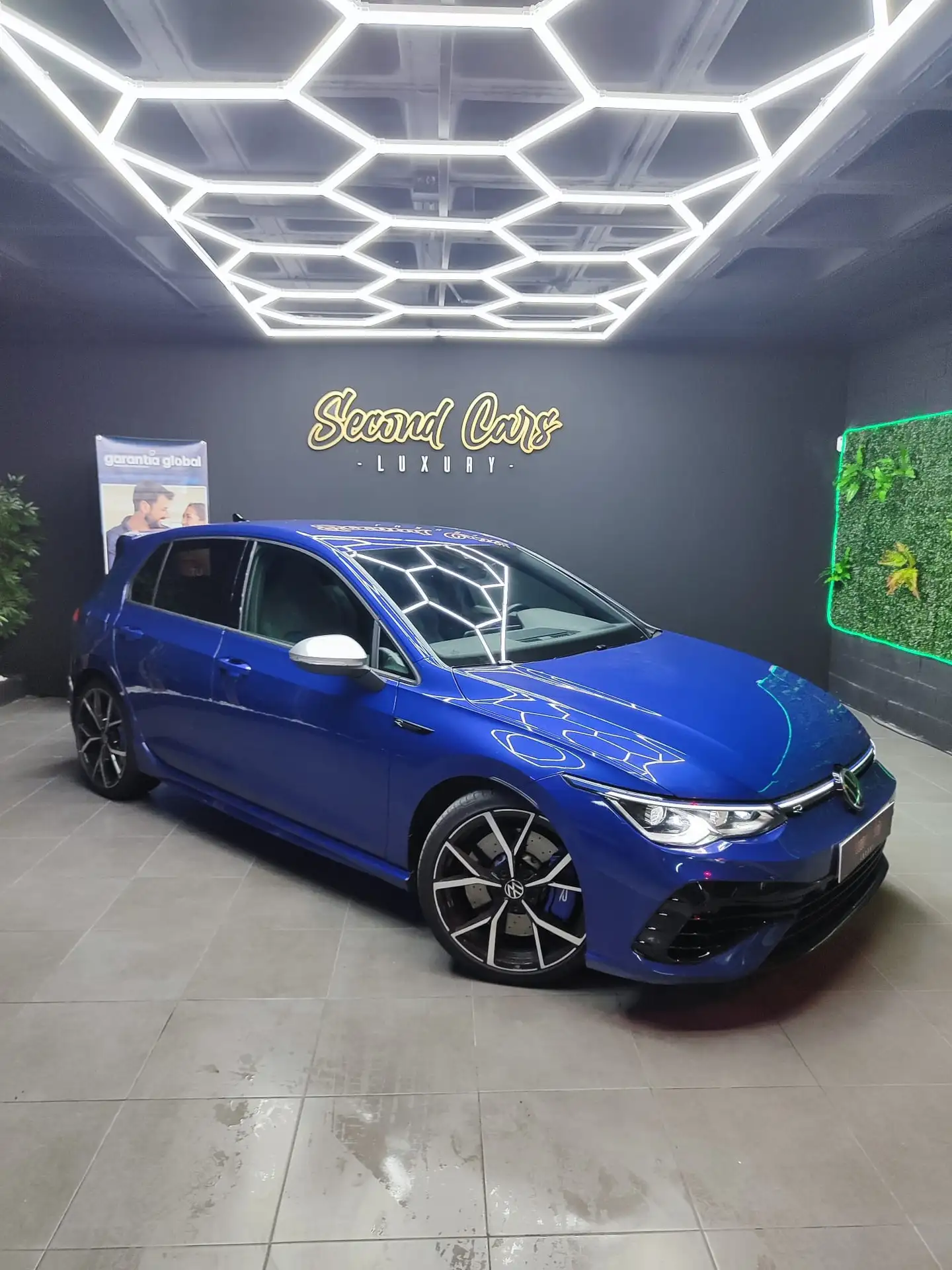 Volkswagen - Golf