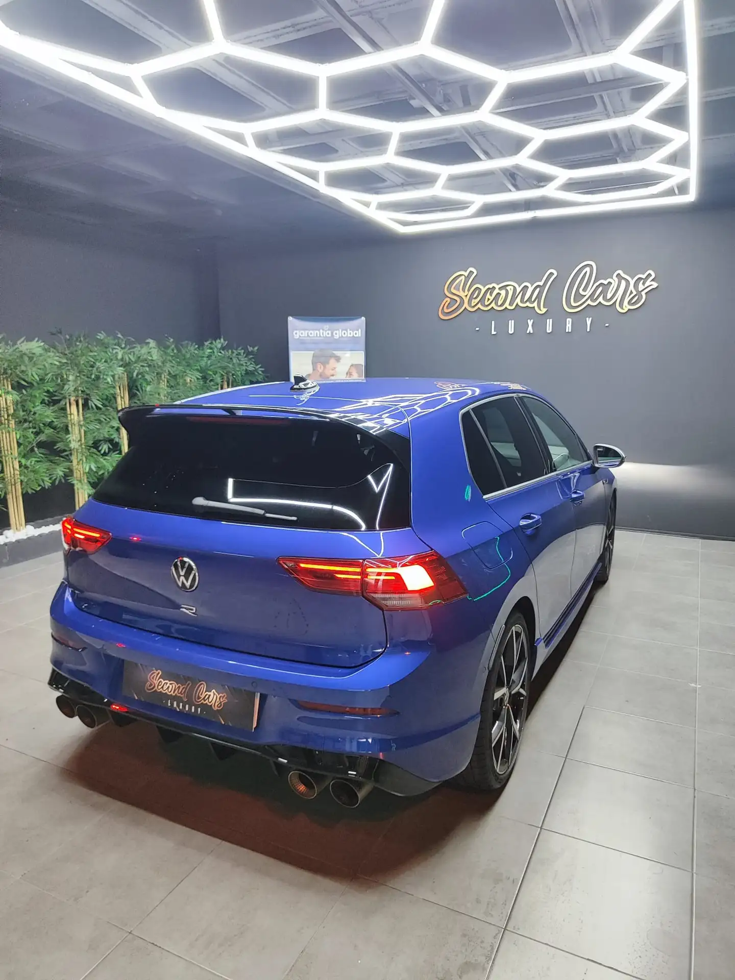 Volkswagen - Golf