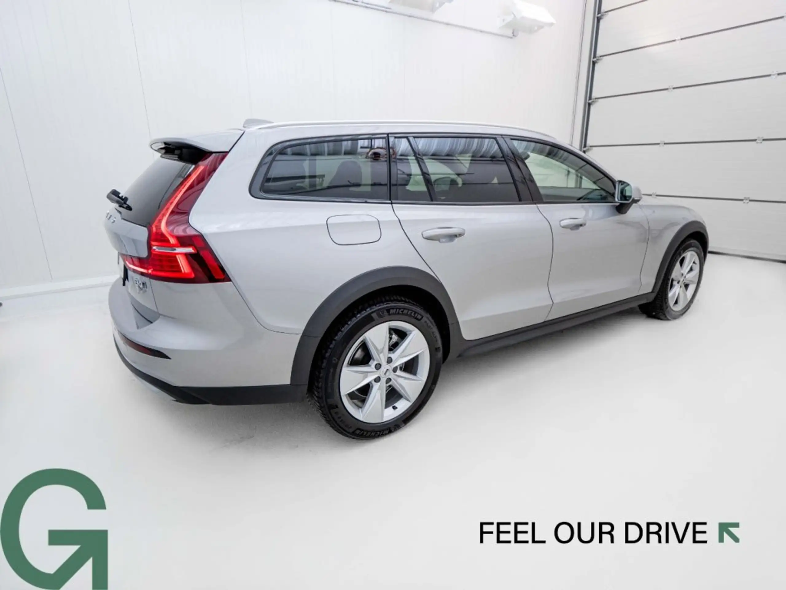 Volvo - V60 Cross Country