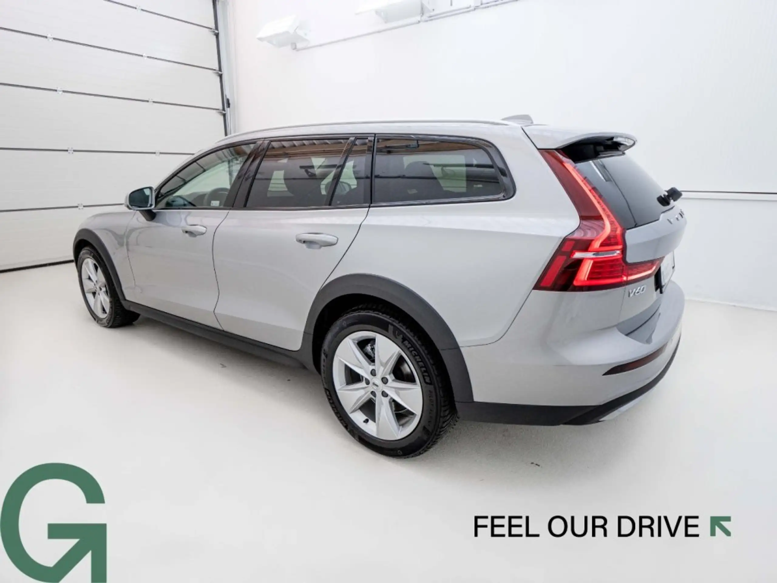 Volvo - V60 Cross Country