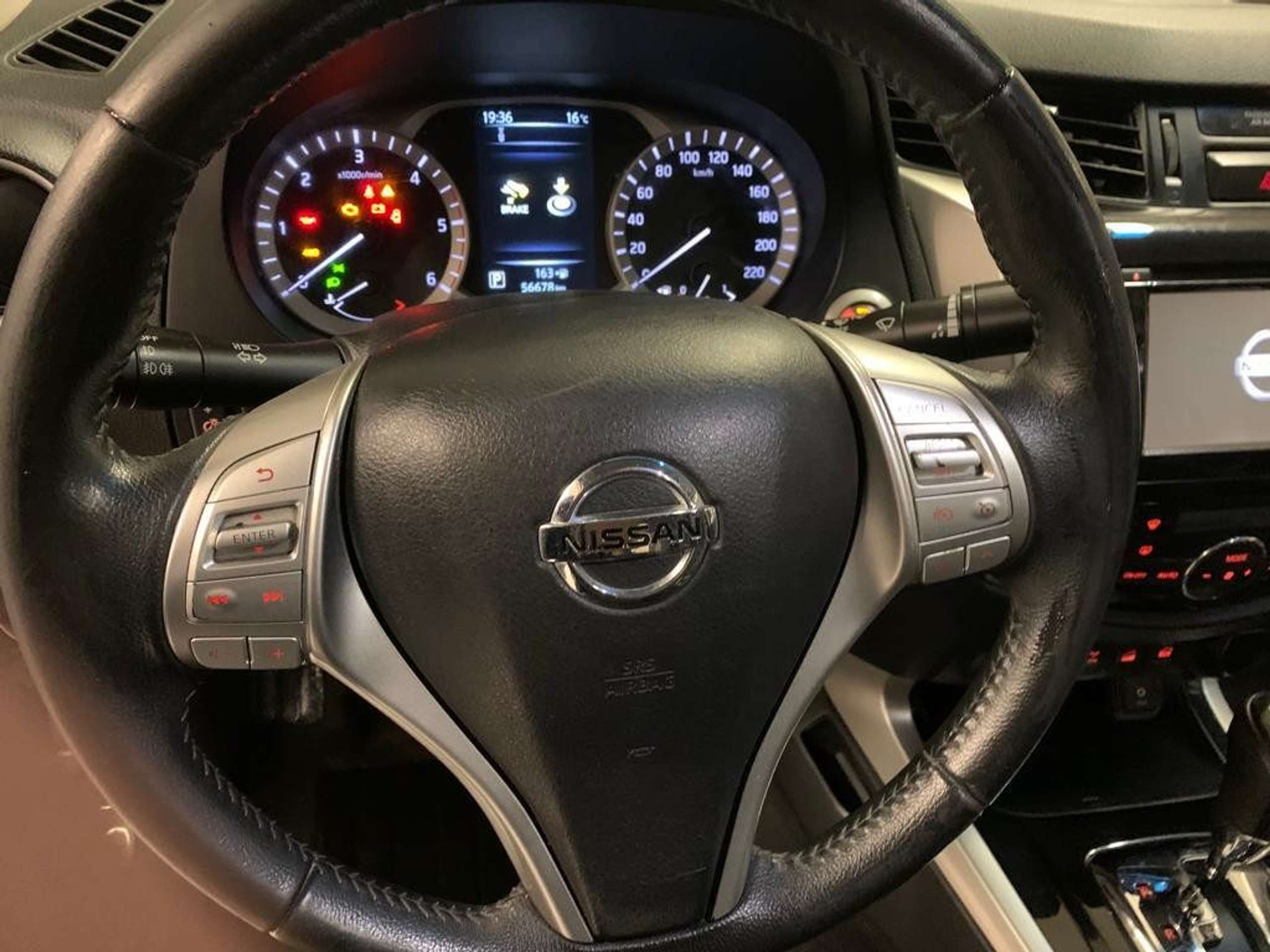 Nissan - Navara