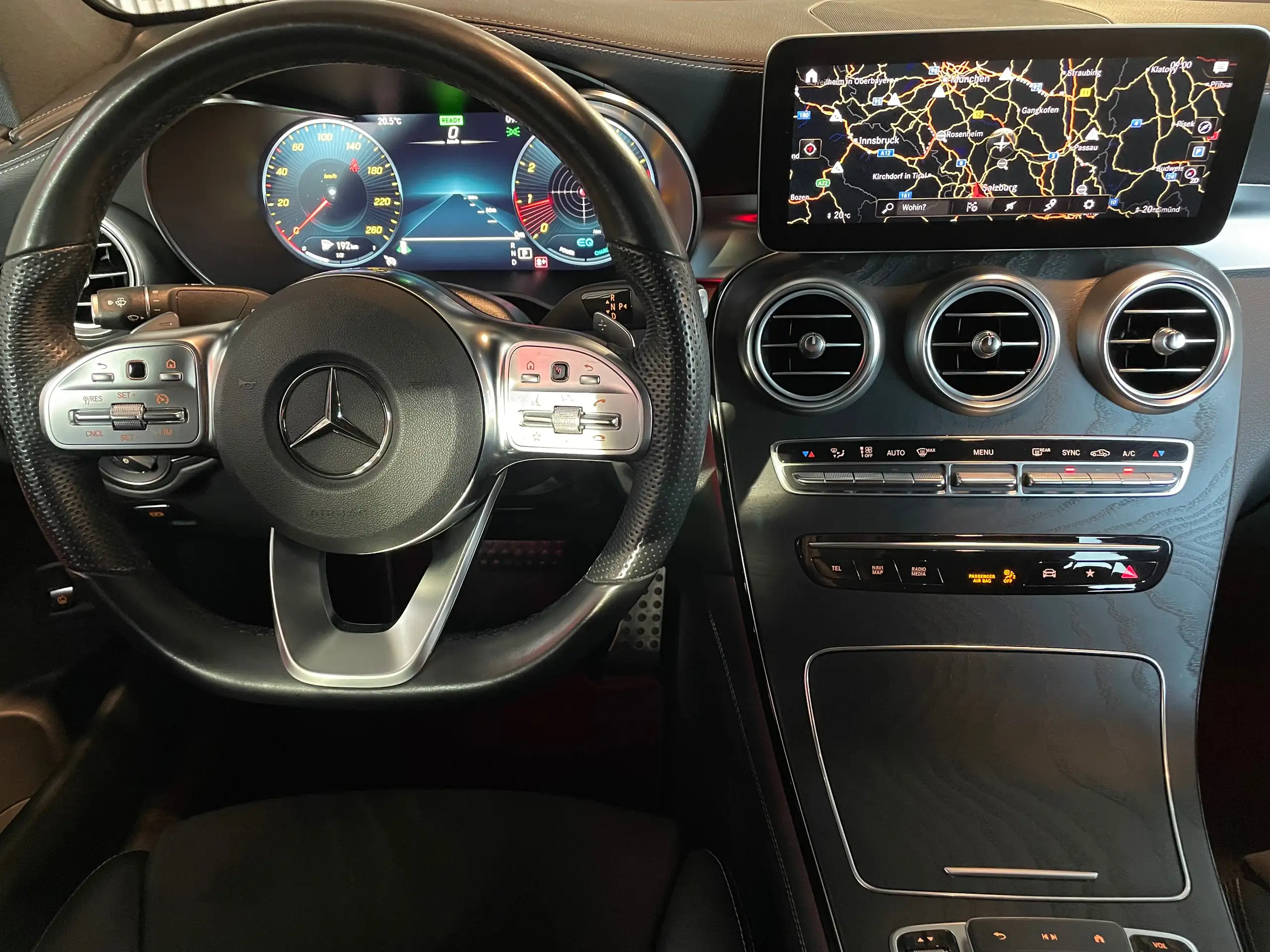 Mercedes-Benz - GLC 200