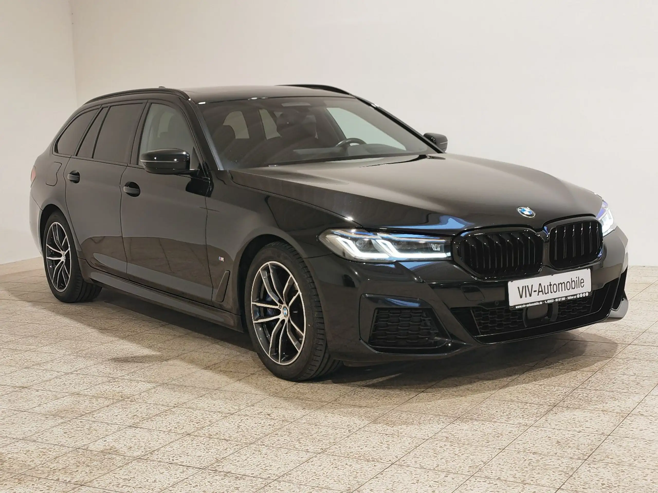 BMW - 530