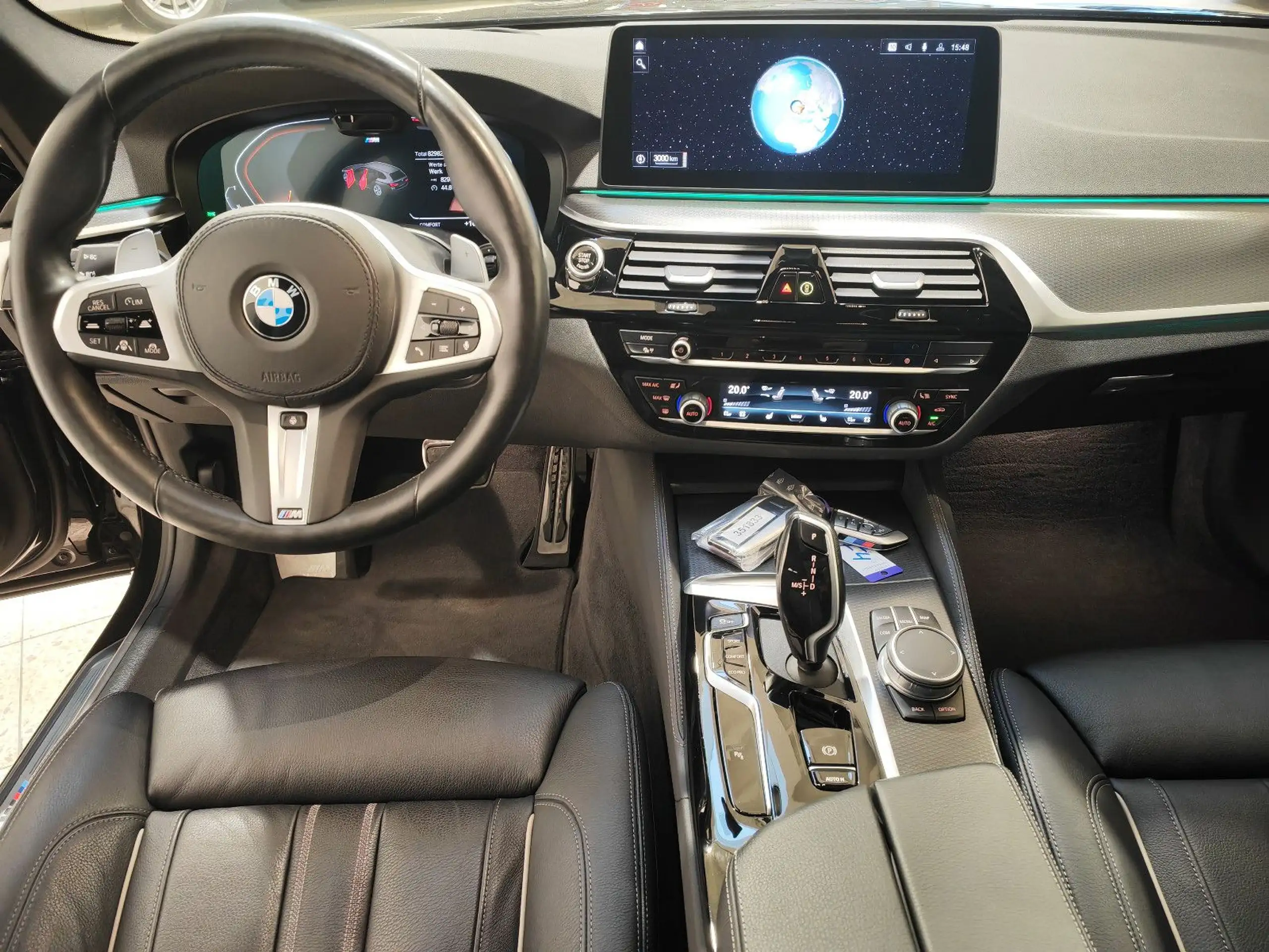 BMW - 530