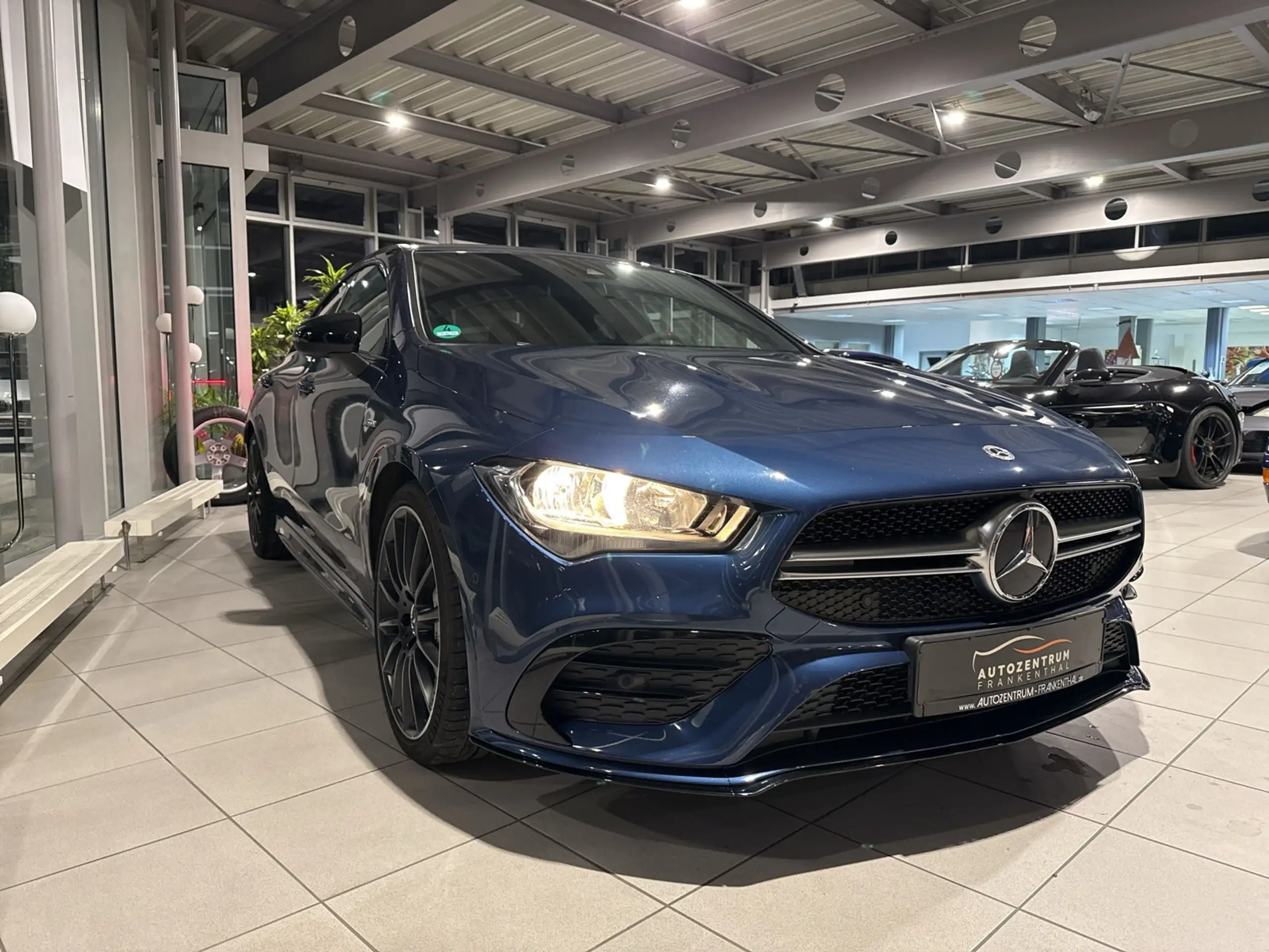 Mercedes-Benz - CLA 35 AMG