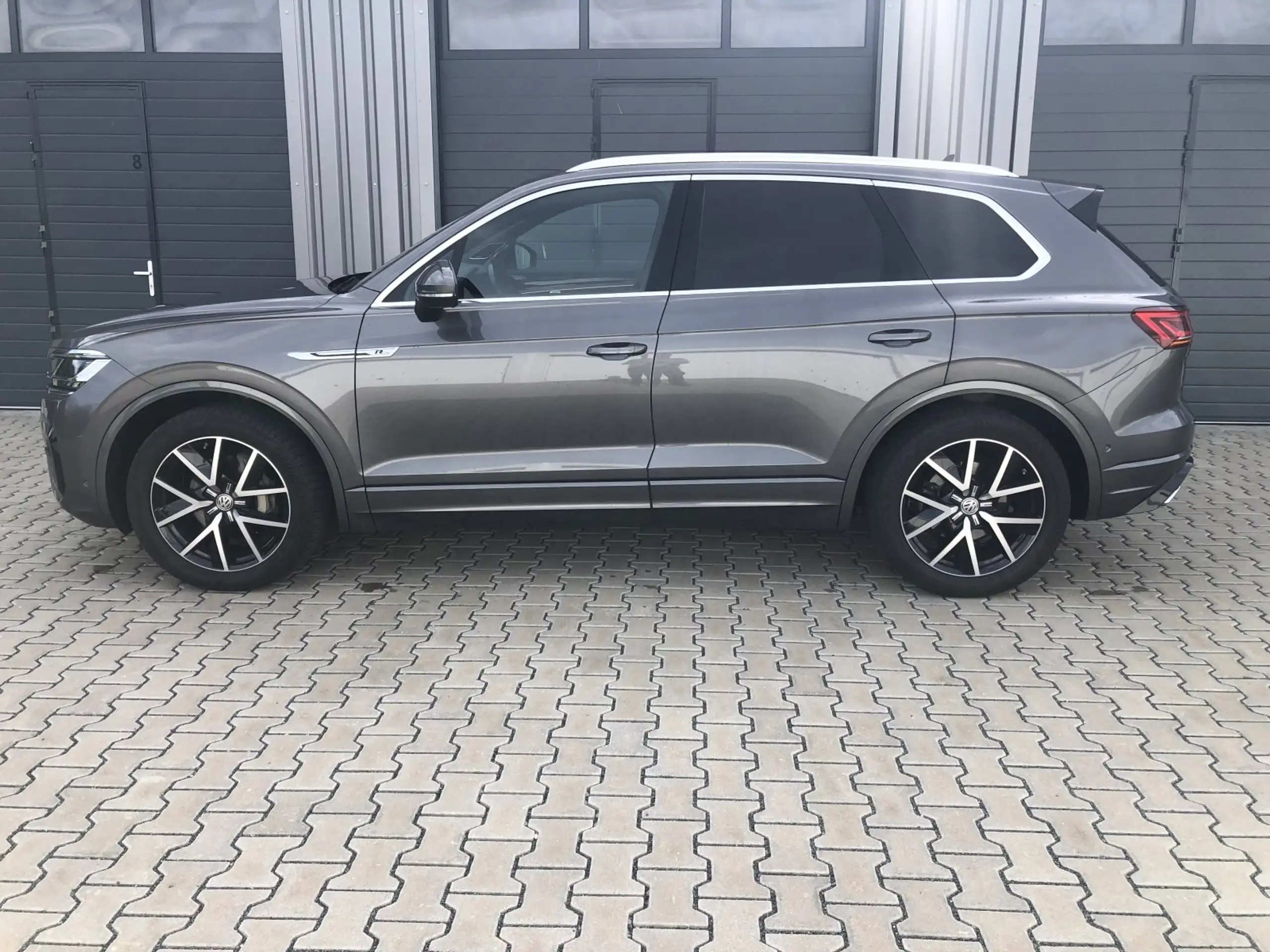 Volkswagen - Touareg