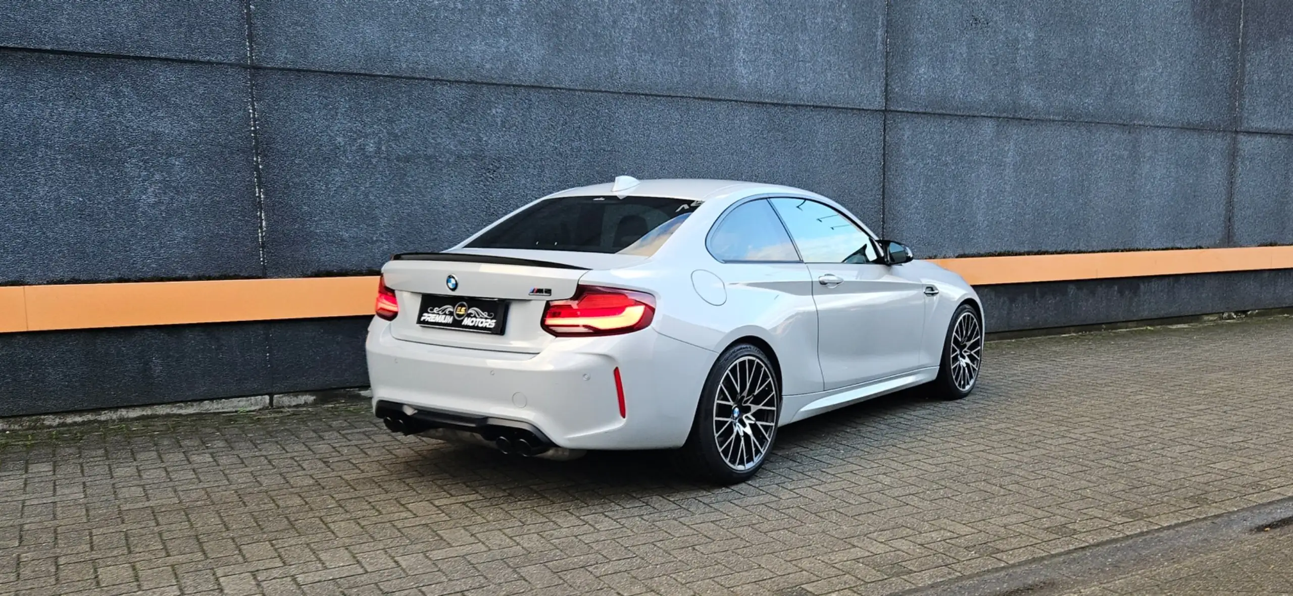 BMW - M2