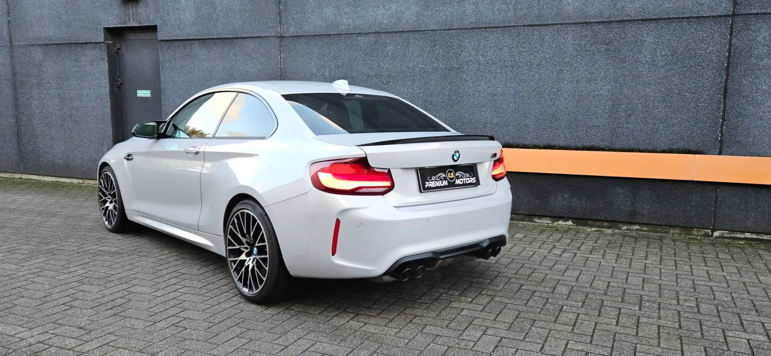 BMW - M2