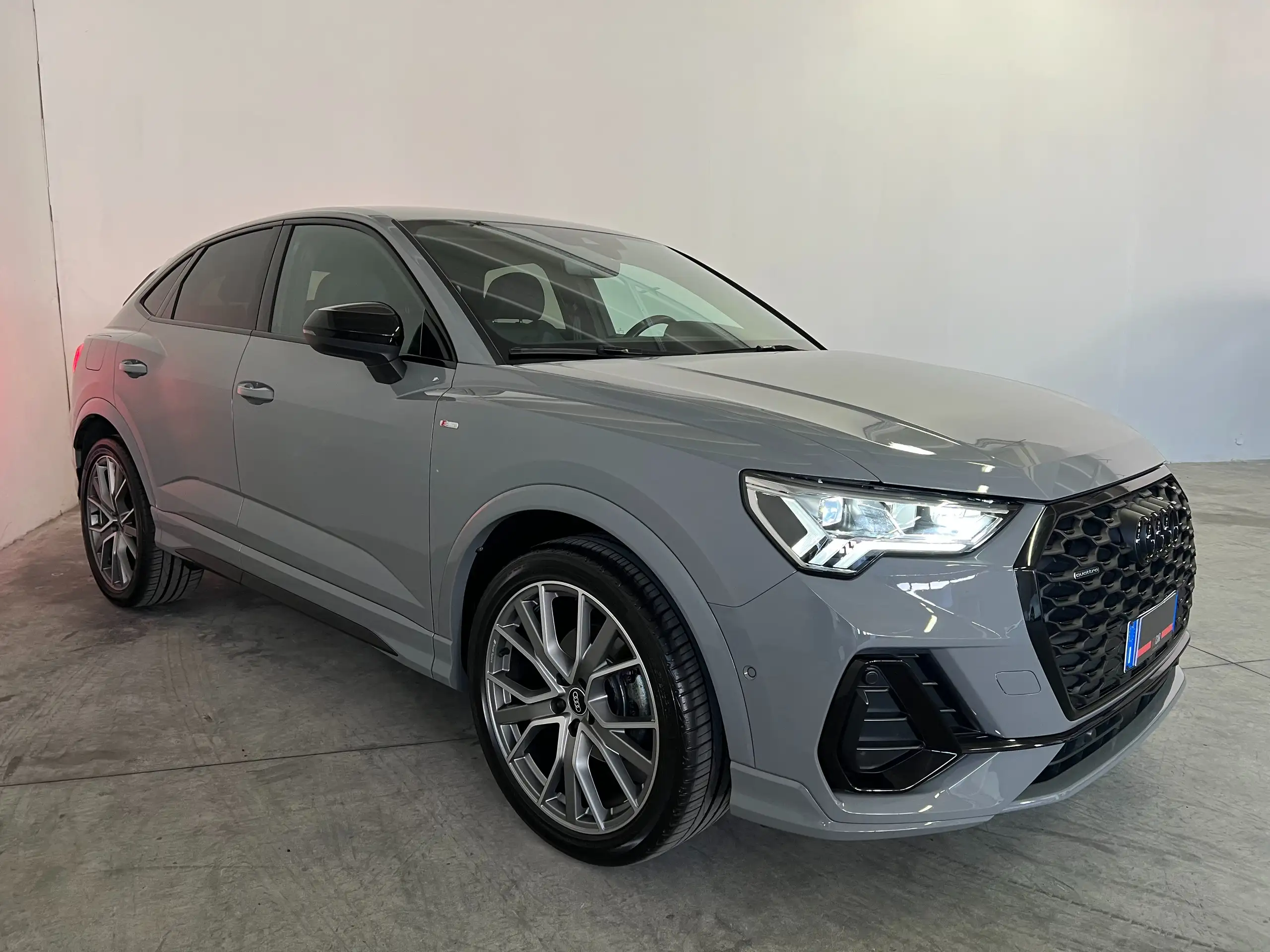 Audi - Q3