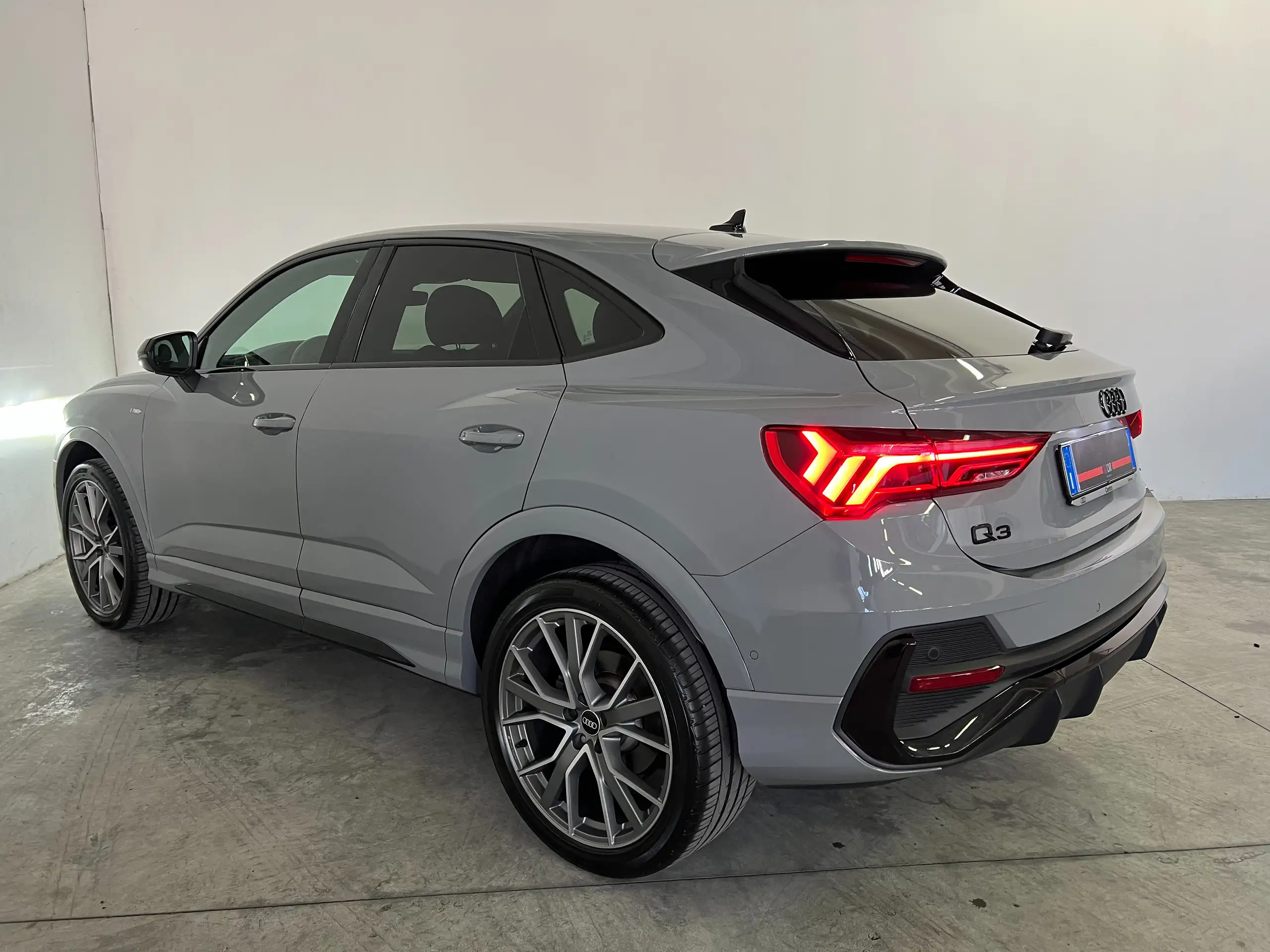 Audi - Q3