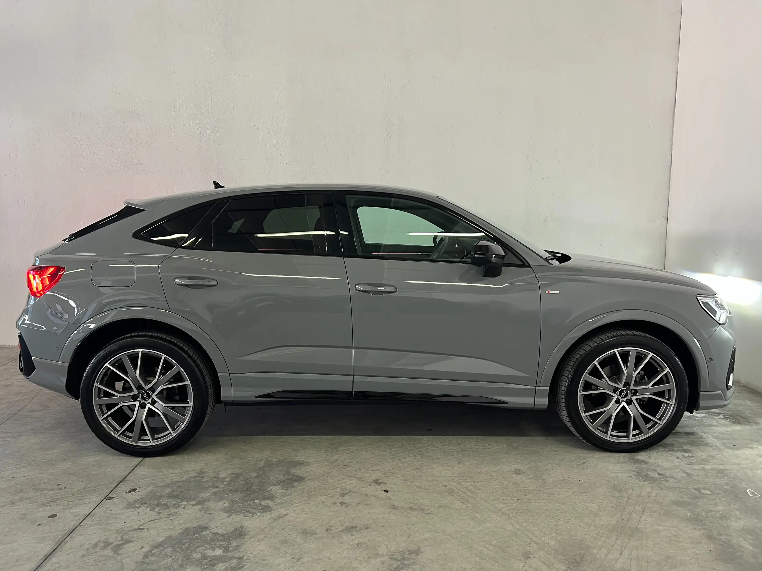 Audi - Q3