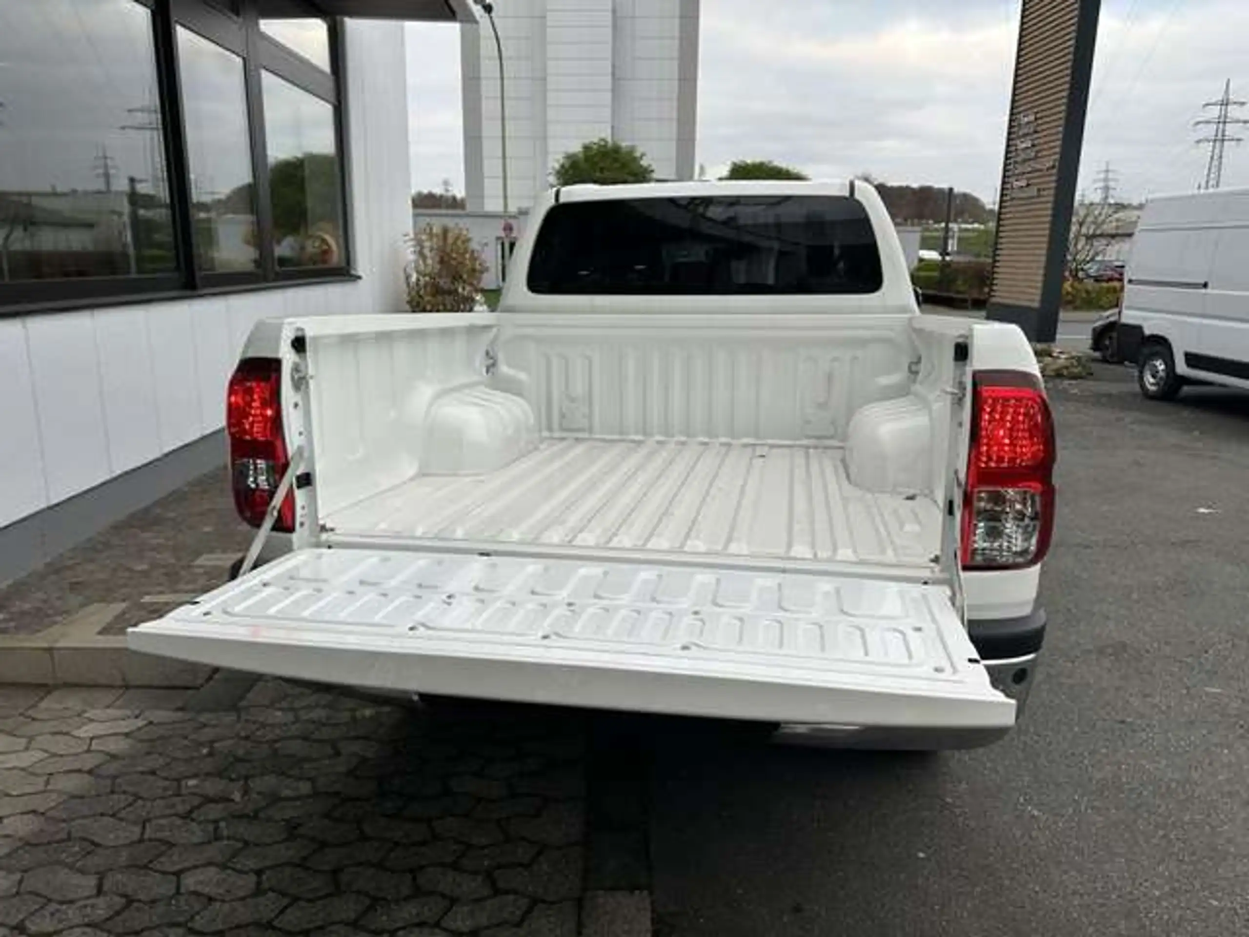 Toyota - Hilux