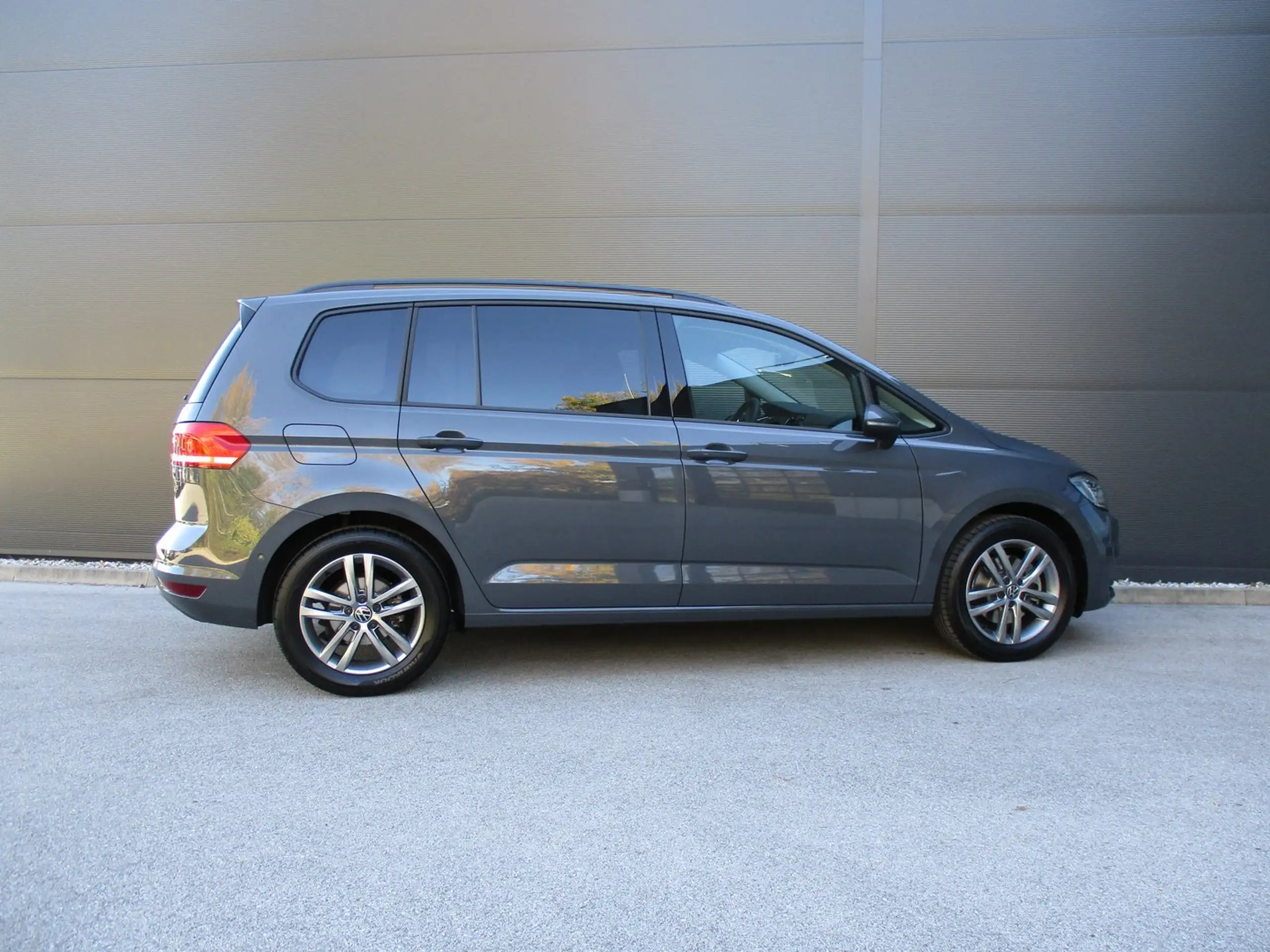 Volkswagen - Touran