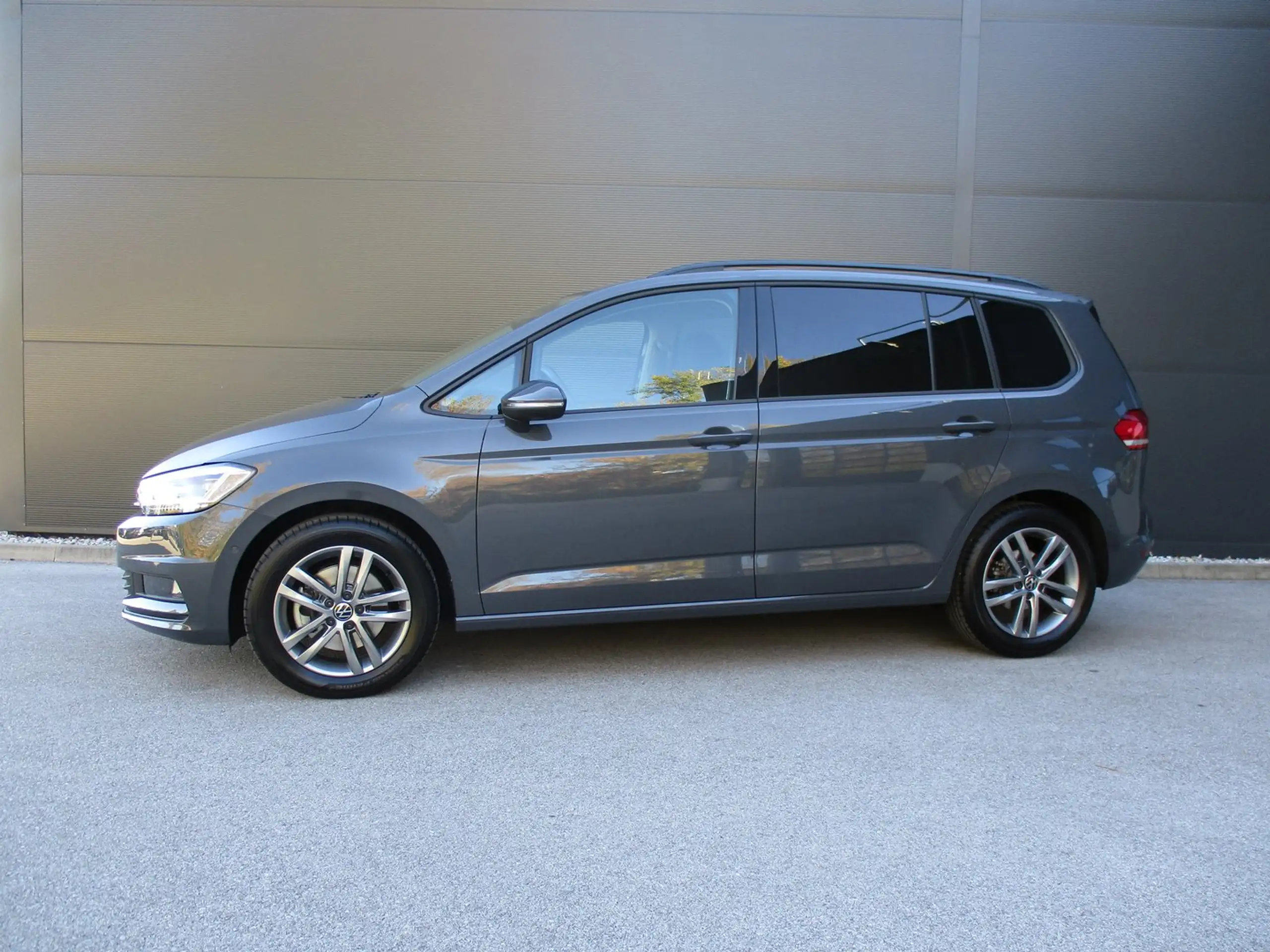 Volkswagen - Touran