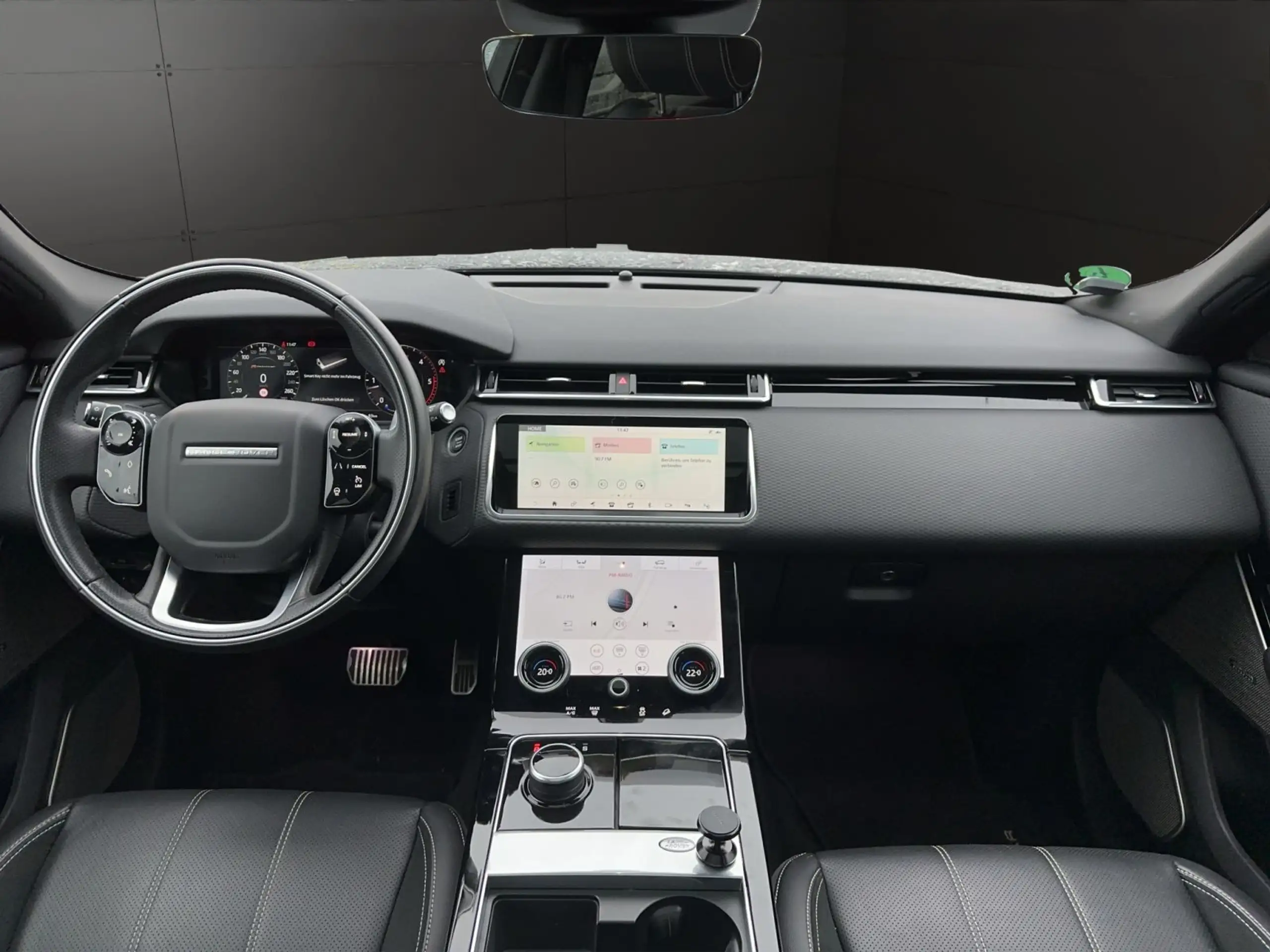 Land Rover - Range Rover Velar