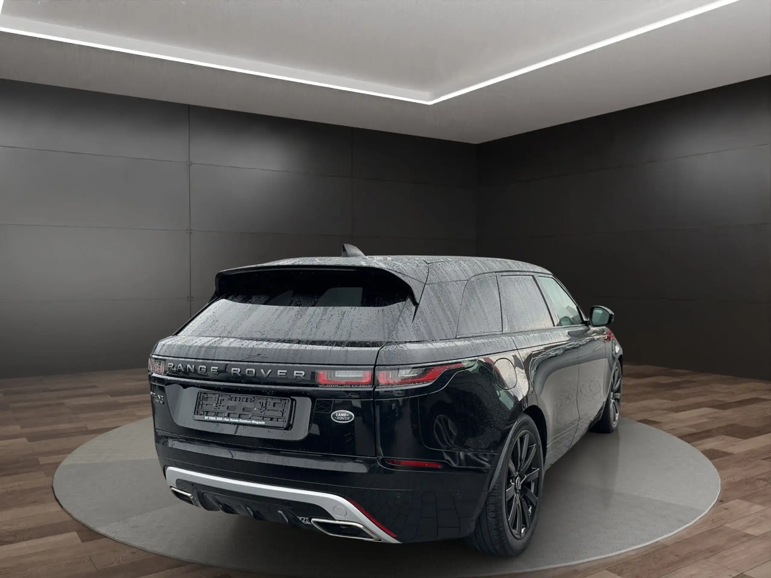 Land Rover - Range Rover Velar