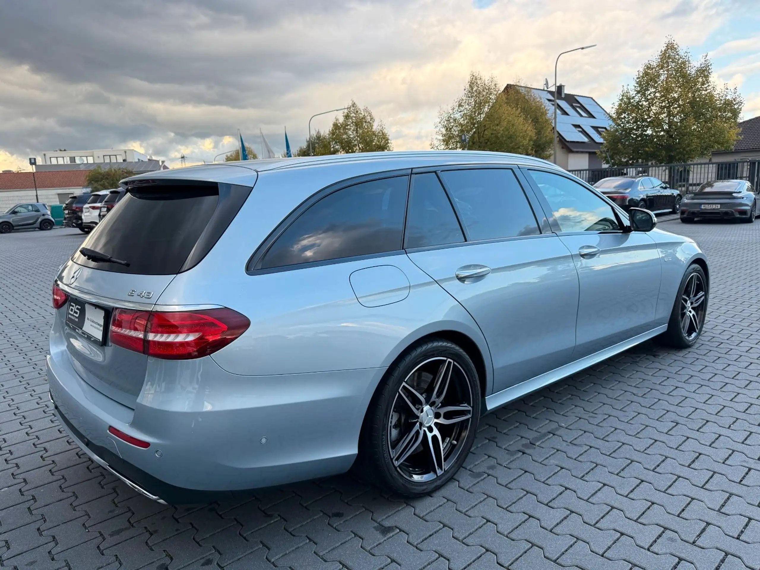 Mercedes-Benz - E 43 AMG