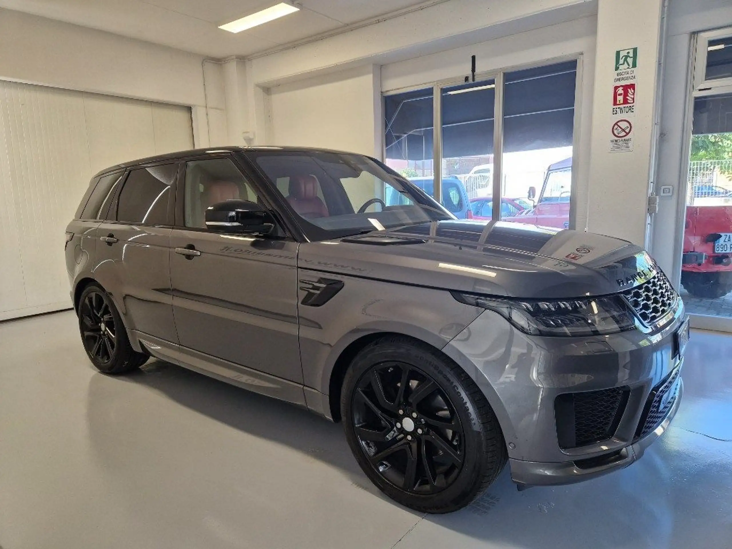 Land Rover - Range Rover Sport