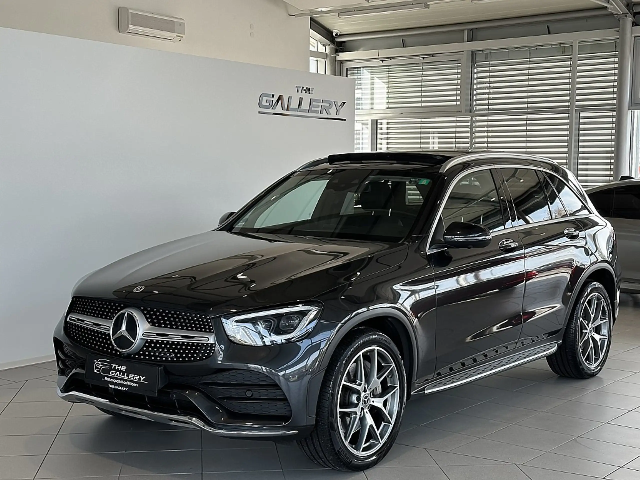 Mercedes-Benz - GLC 300