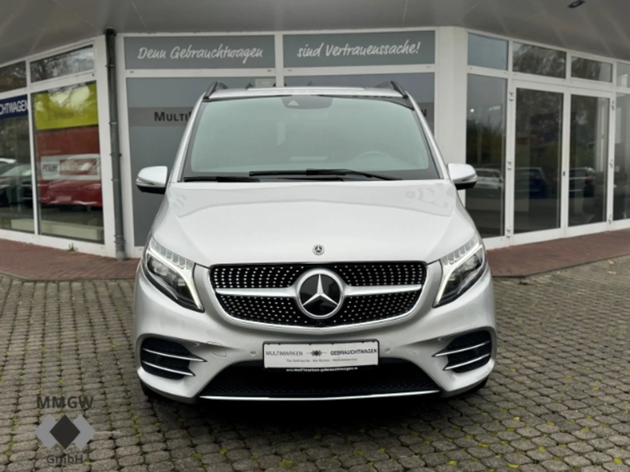 Mercedes-Benz - V 250