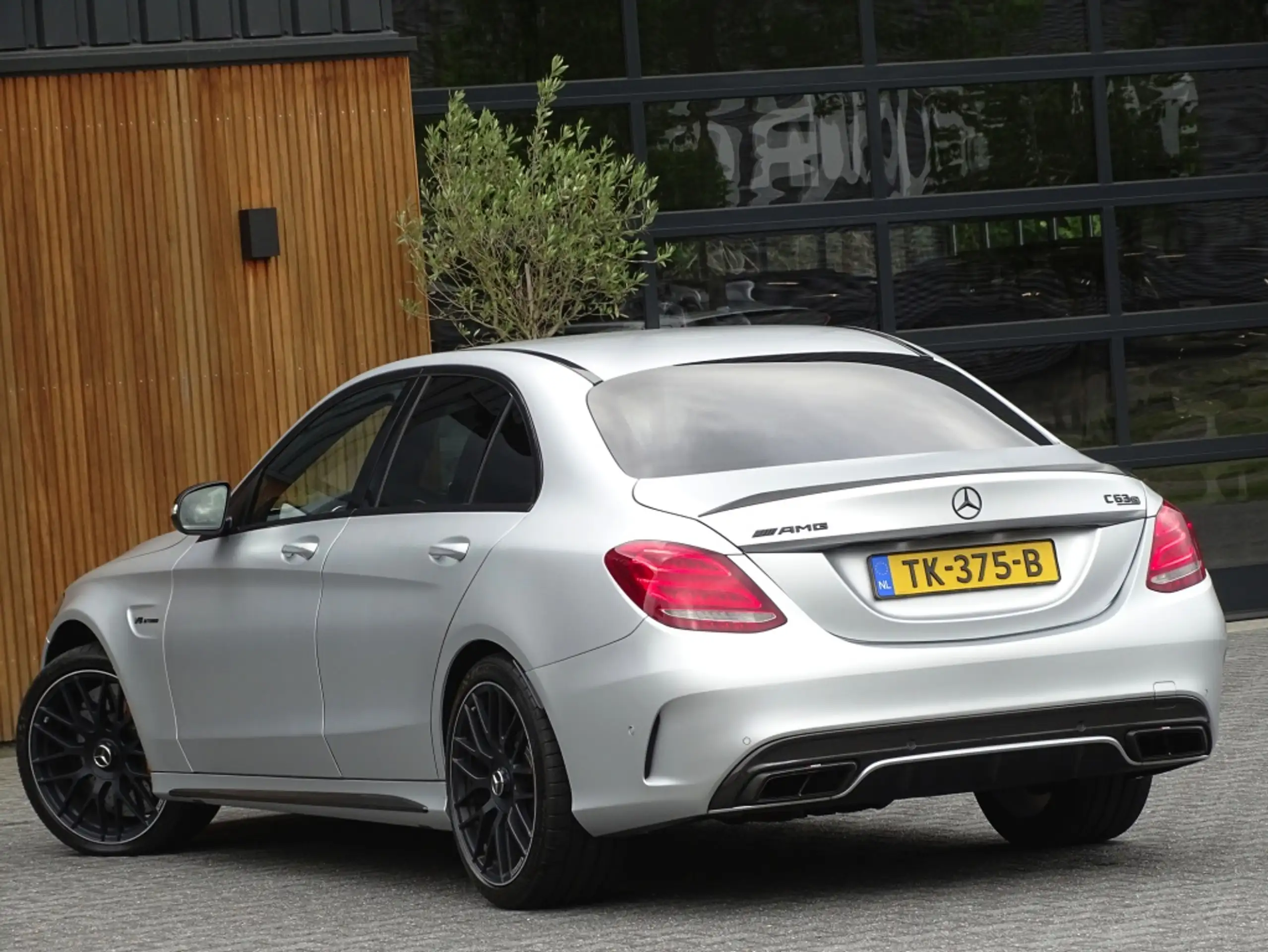 Mercedes-Benz - C 63 AMG