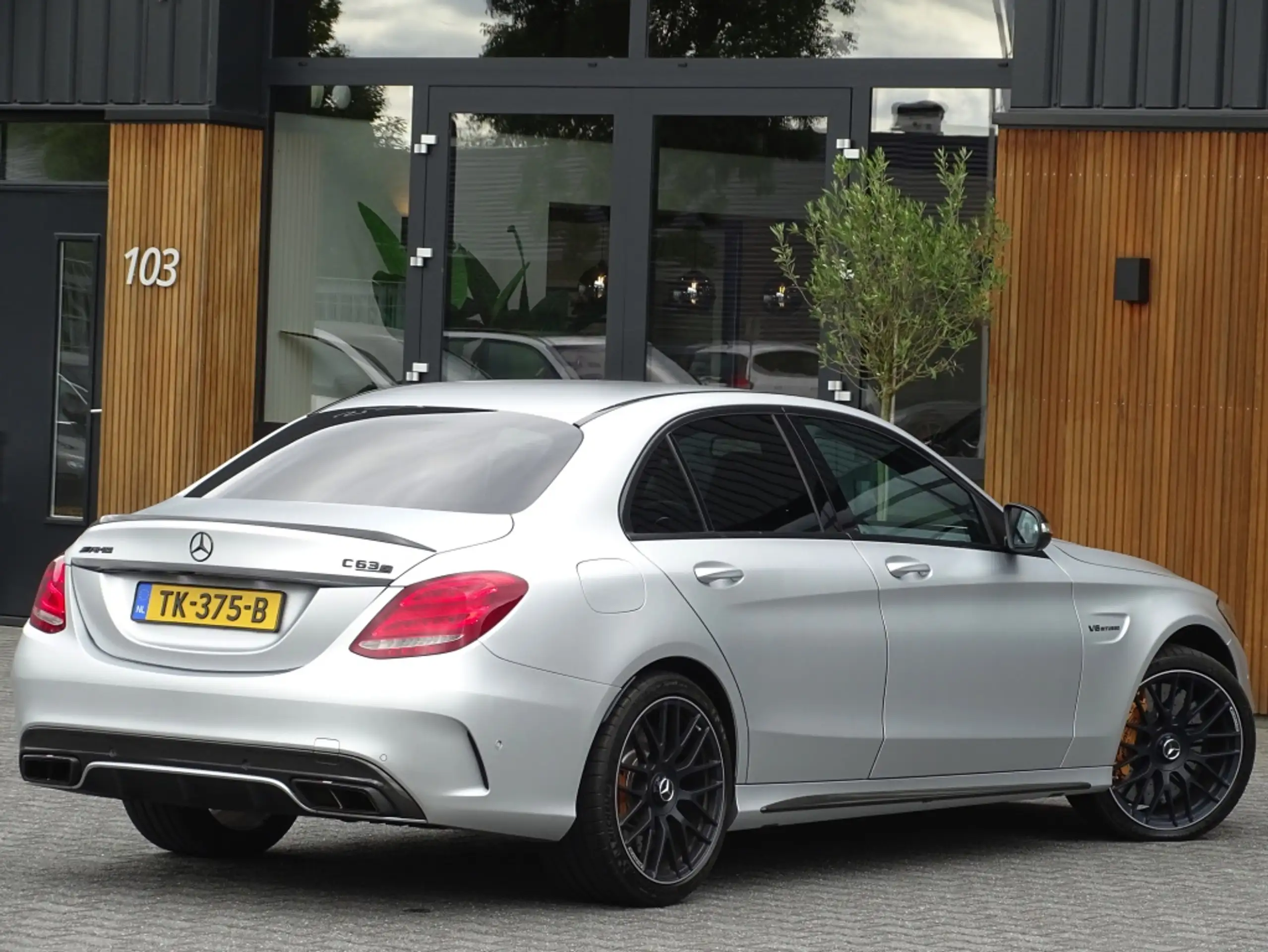 Mercedes-Benz - C 63 AMG