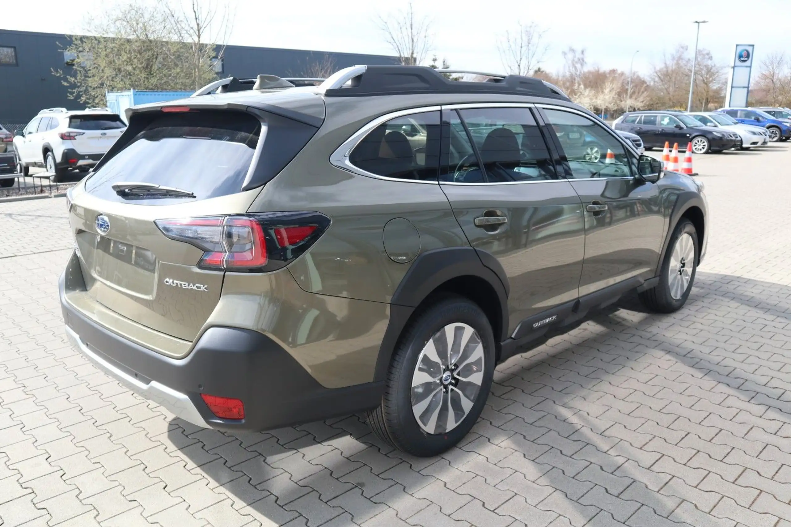 Subaru - OUTBACK