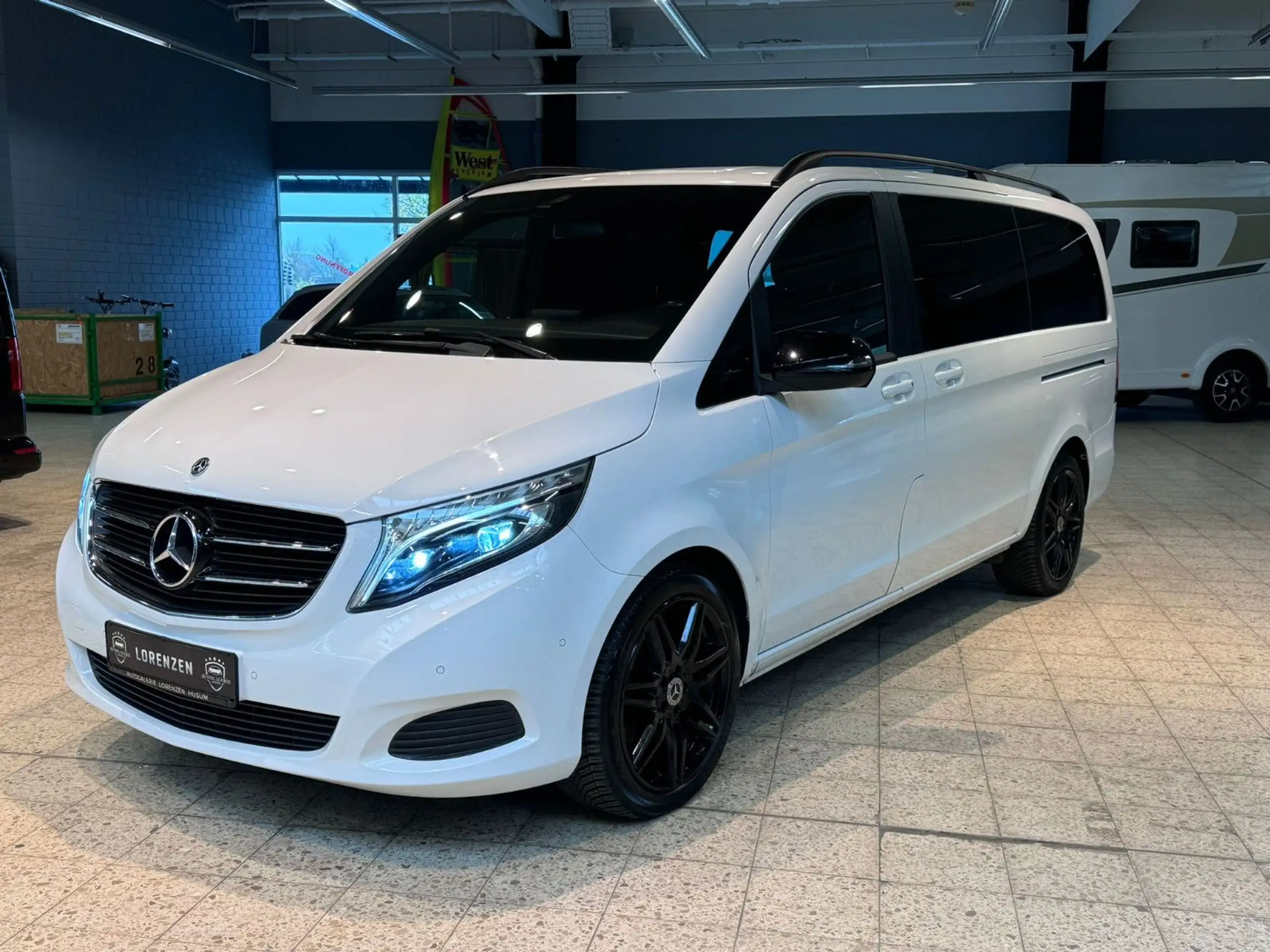 Mercedes-Benz - V 250