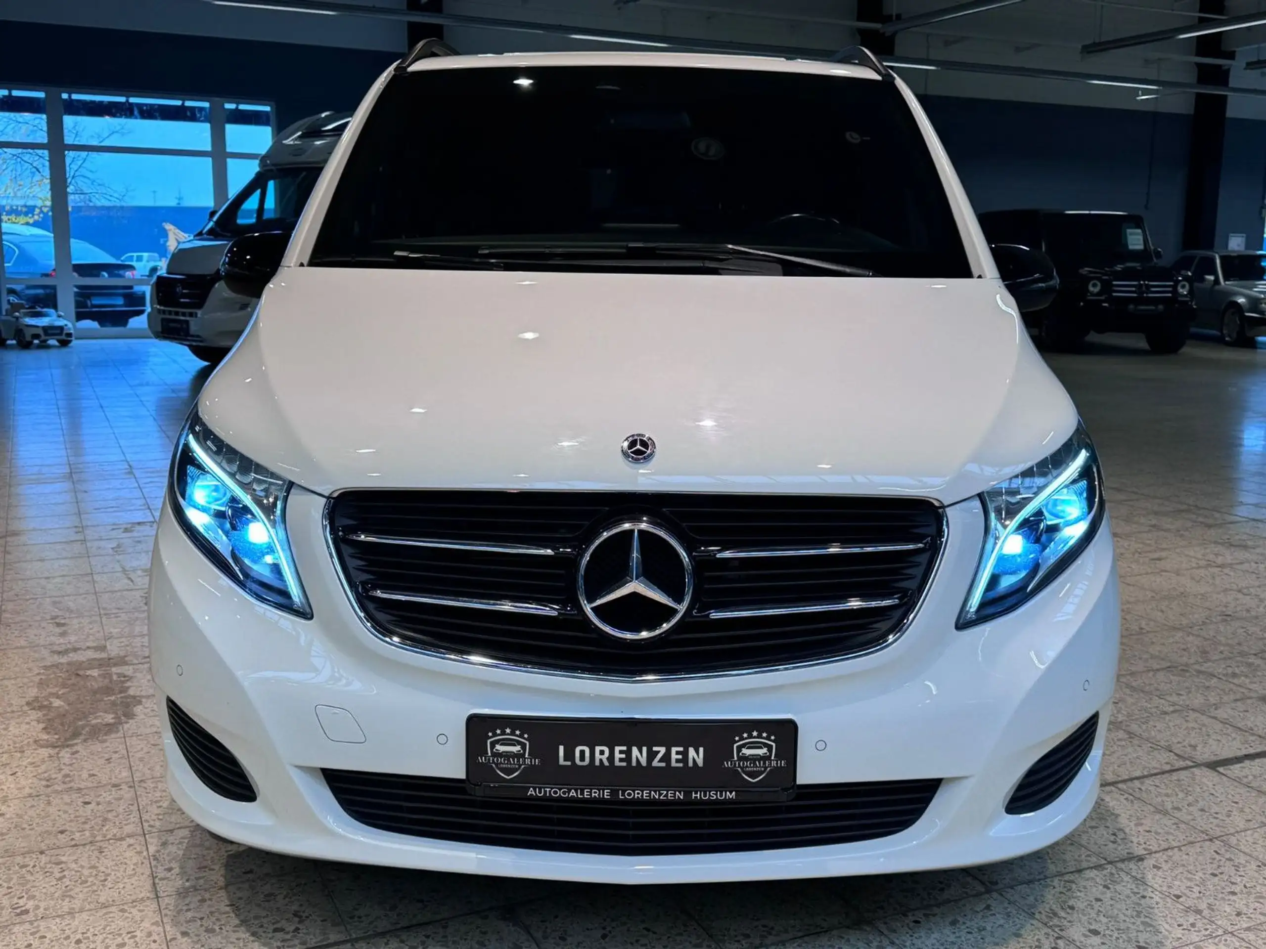 Mercedes-Benz - V 250