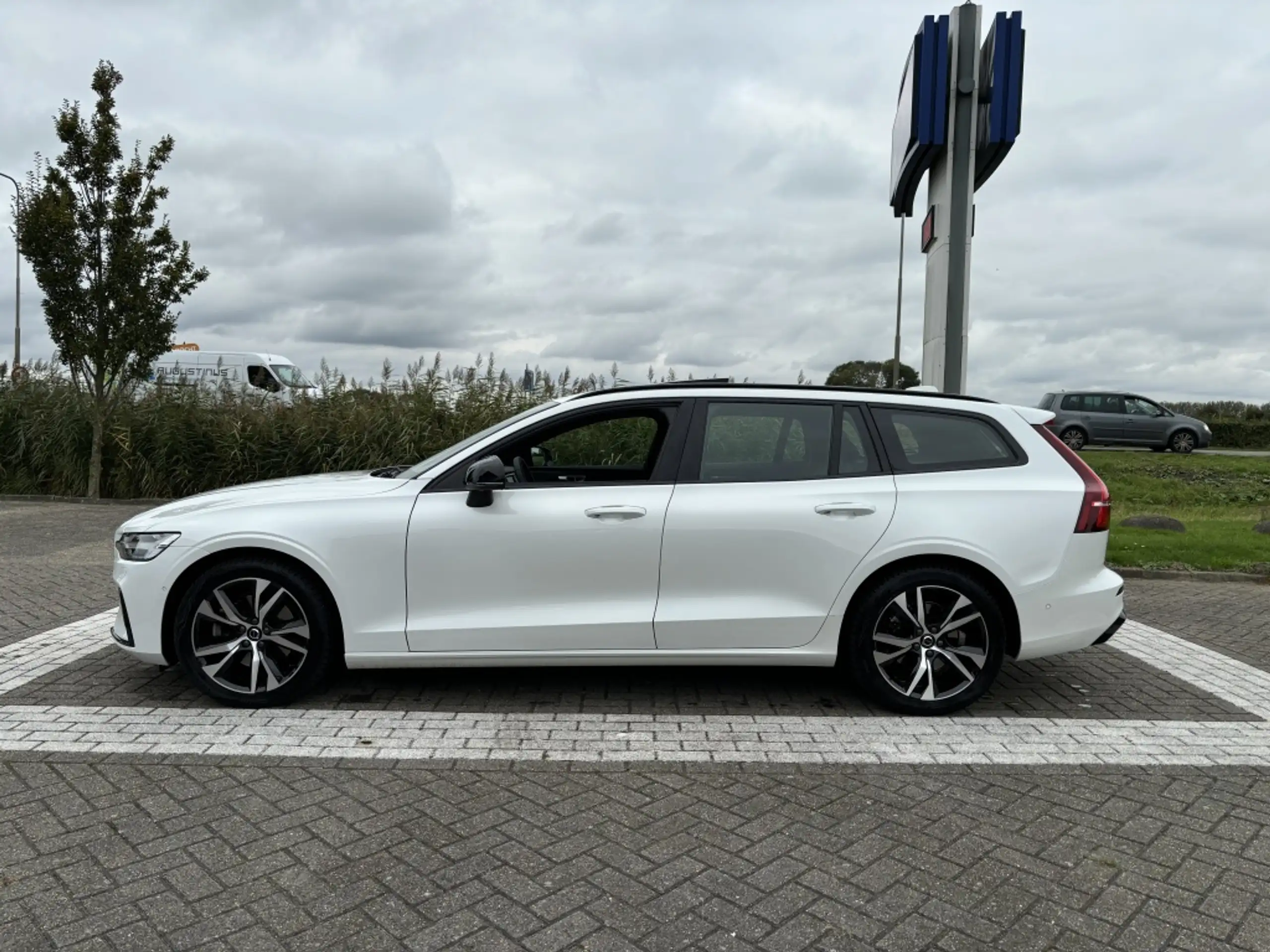 Volvo - V60