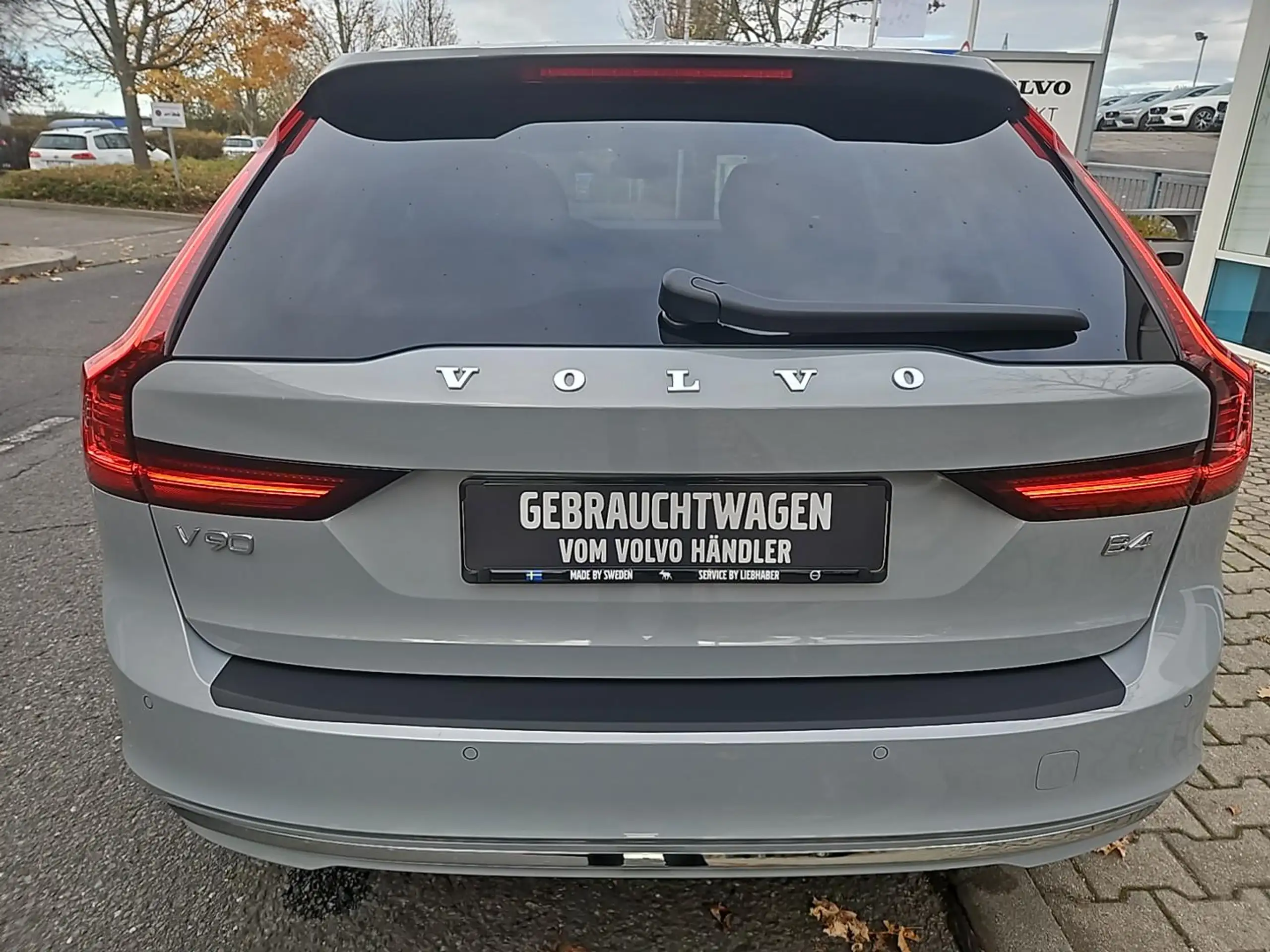 Volvo - V90