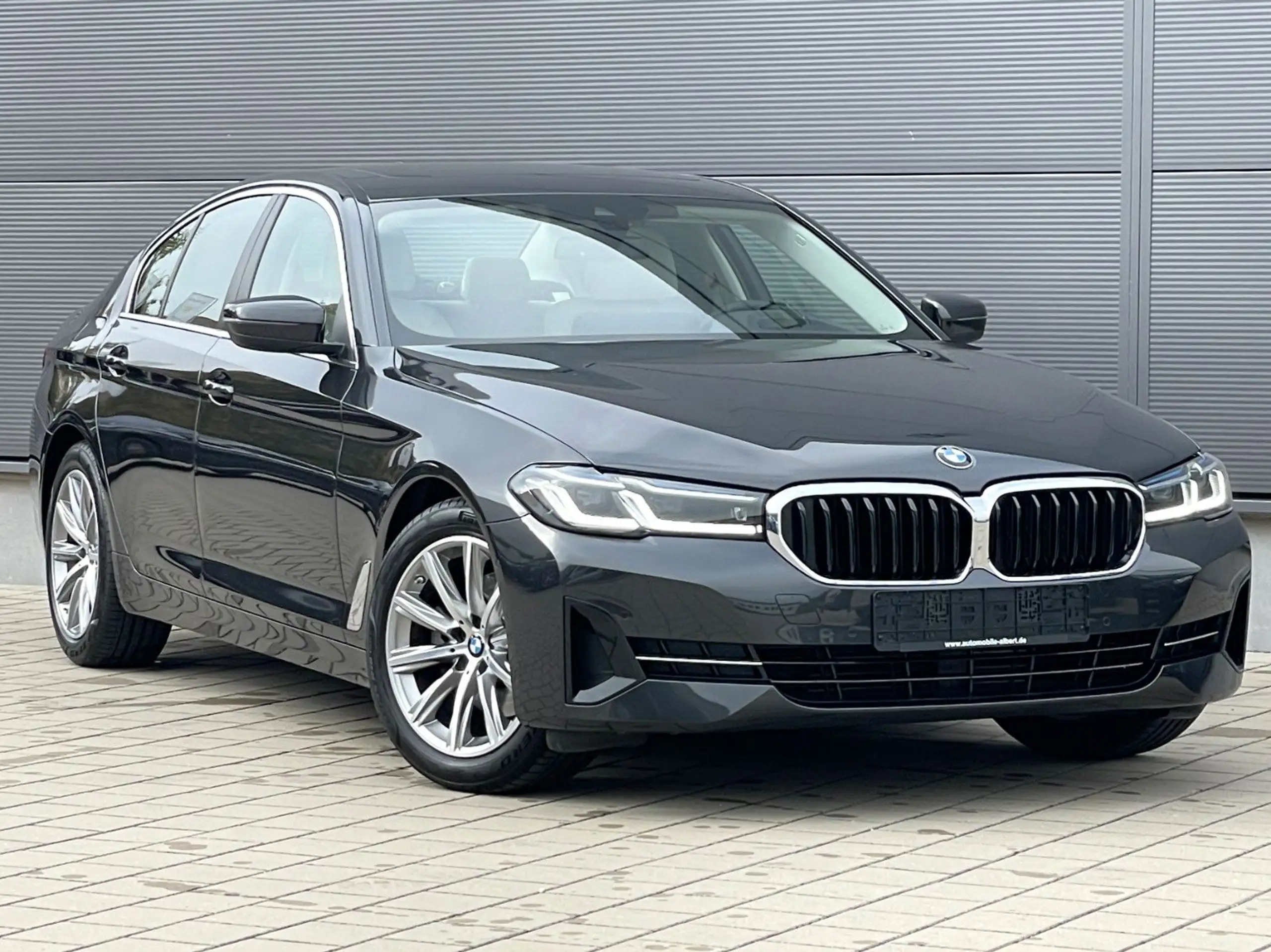 BMW - 520