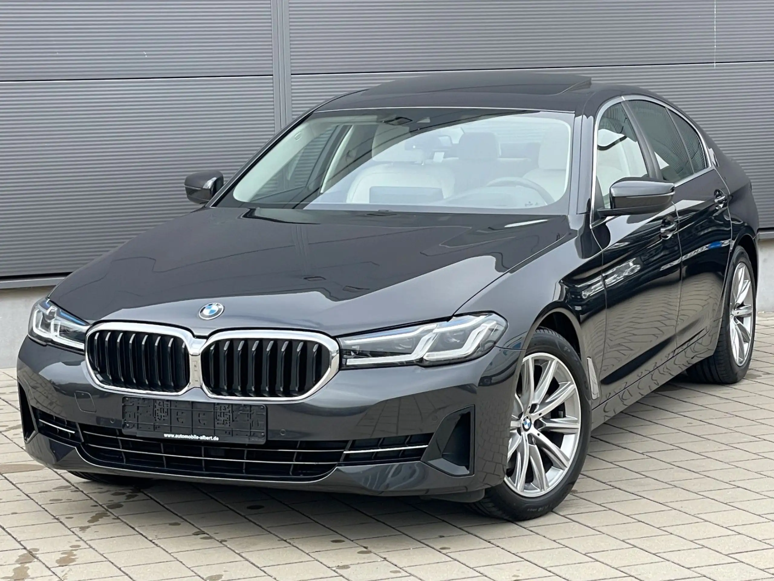 BMW - 520