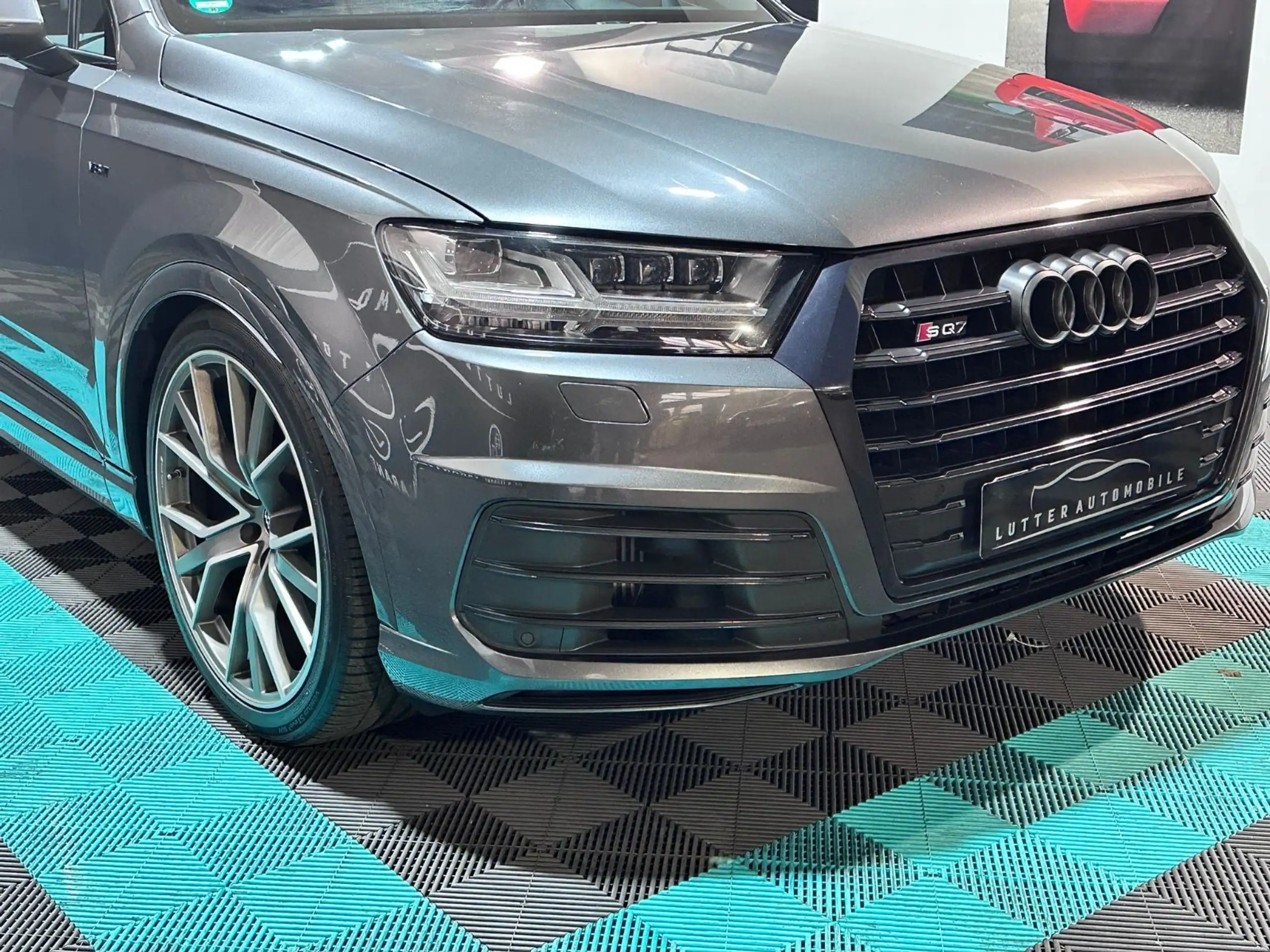 Audi - SQ7