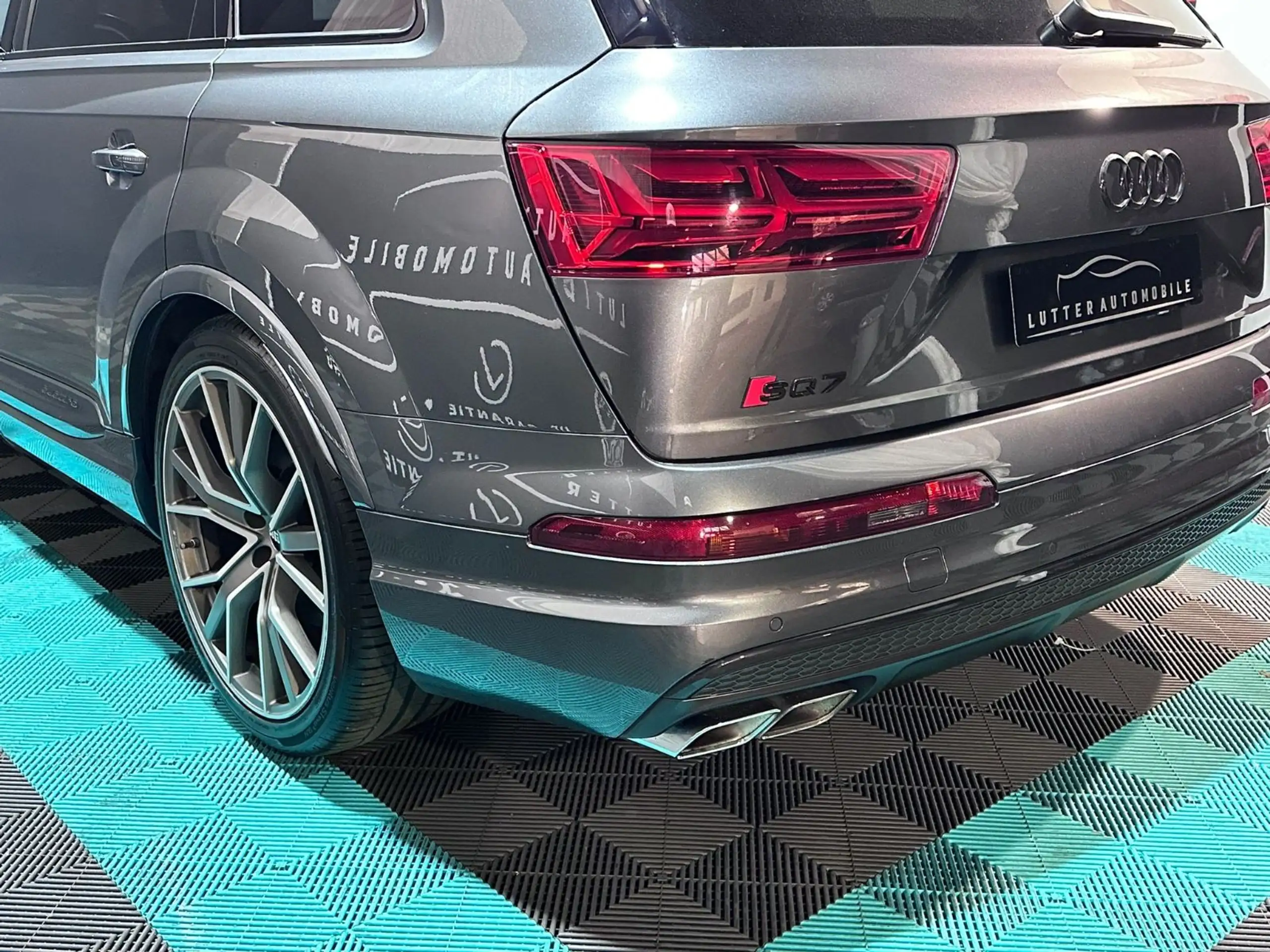 Audi - SQ7