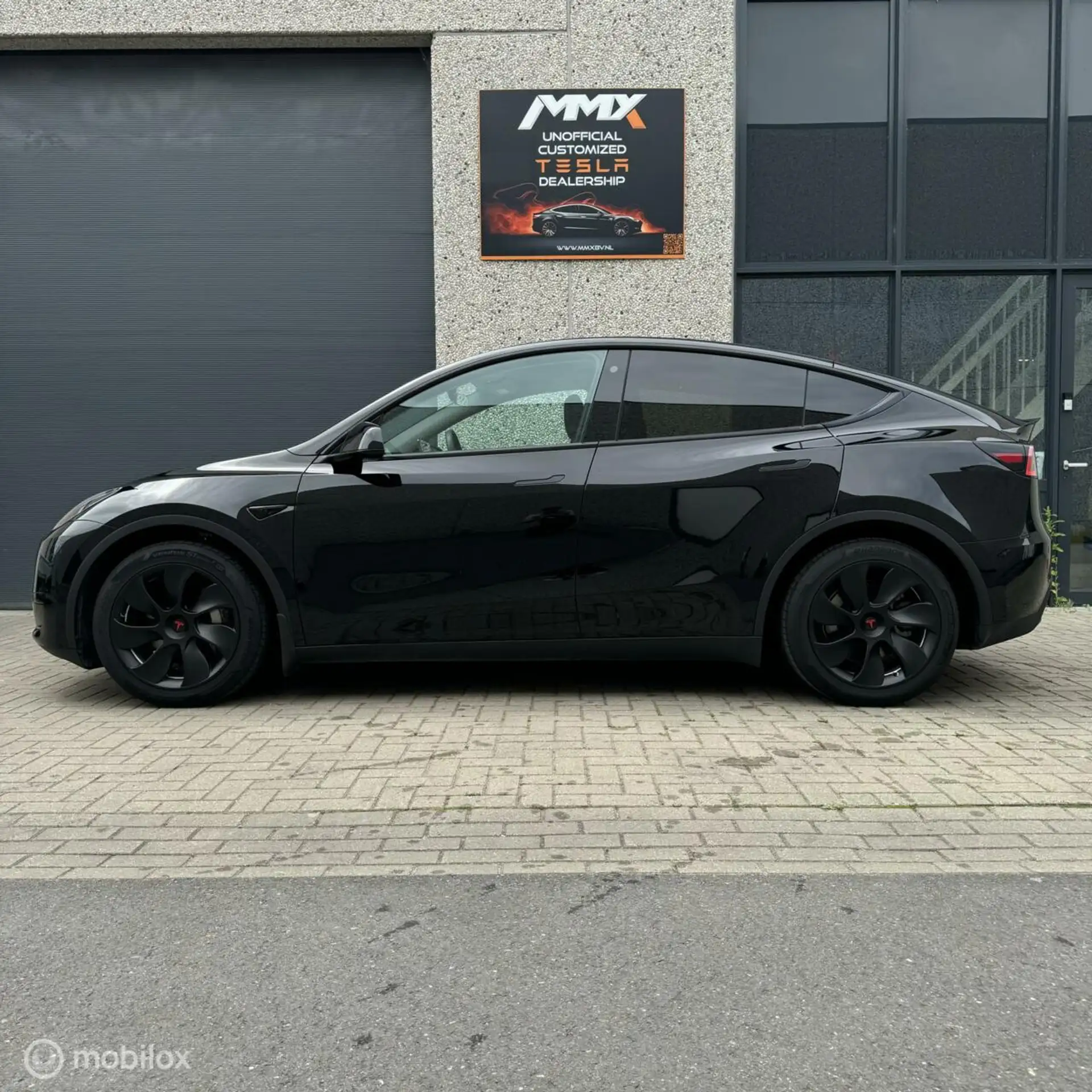 Tesla - Model Y