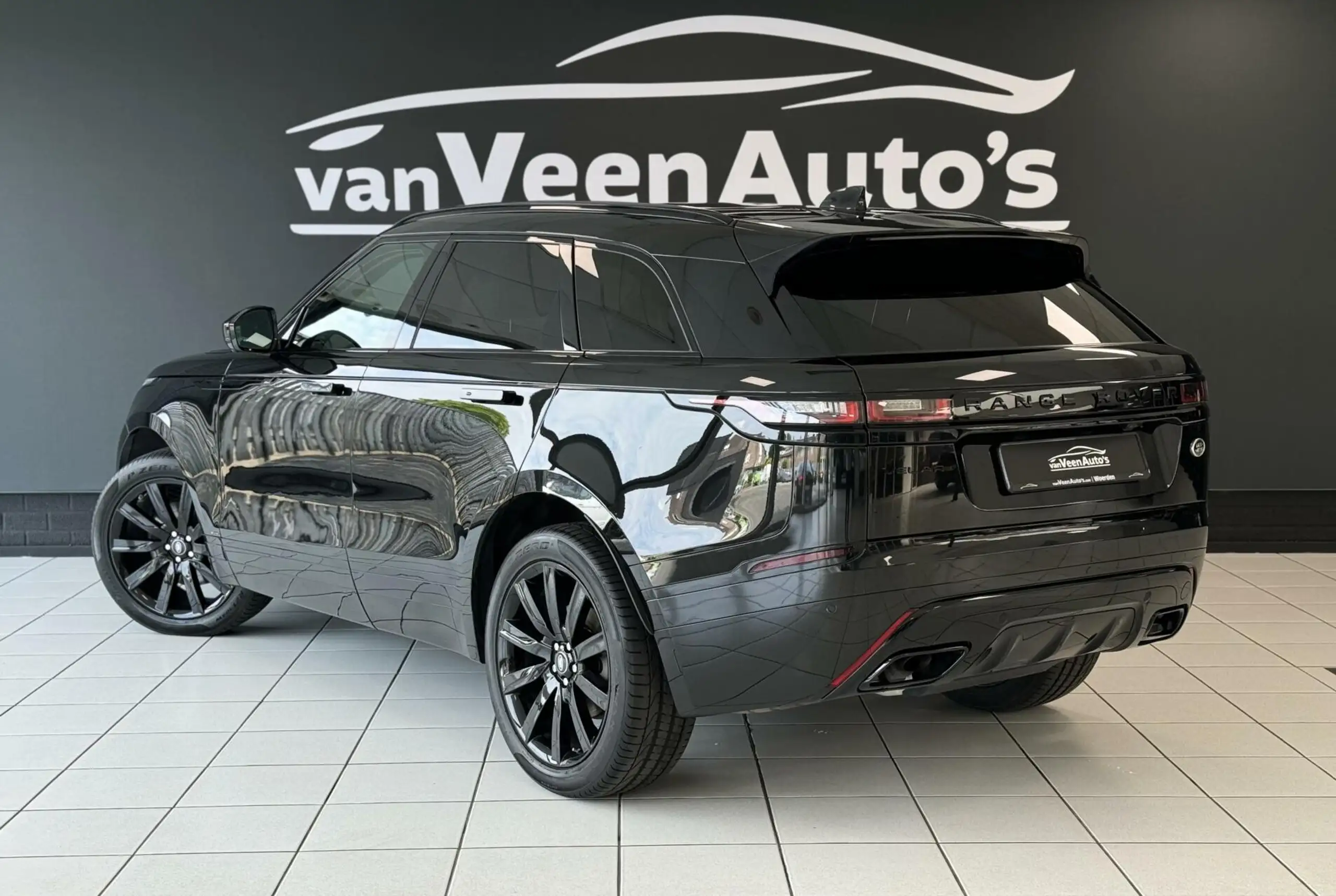 Land Rover - Range Rover Velar