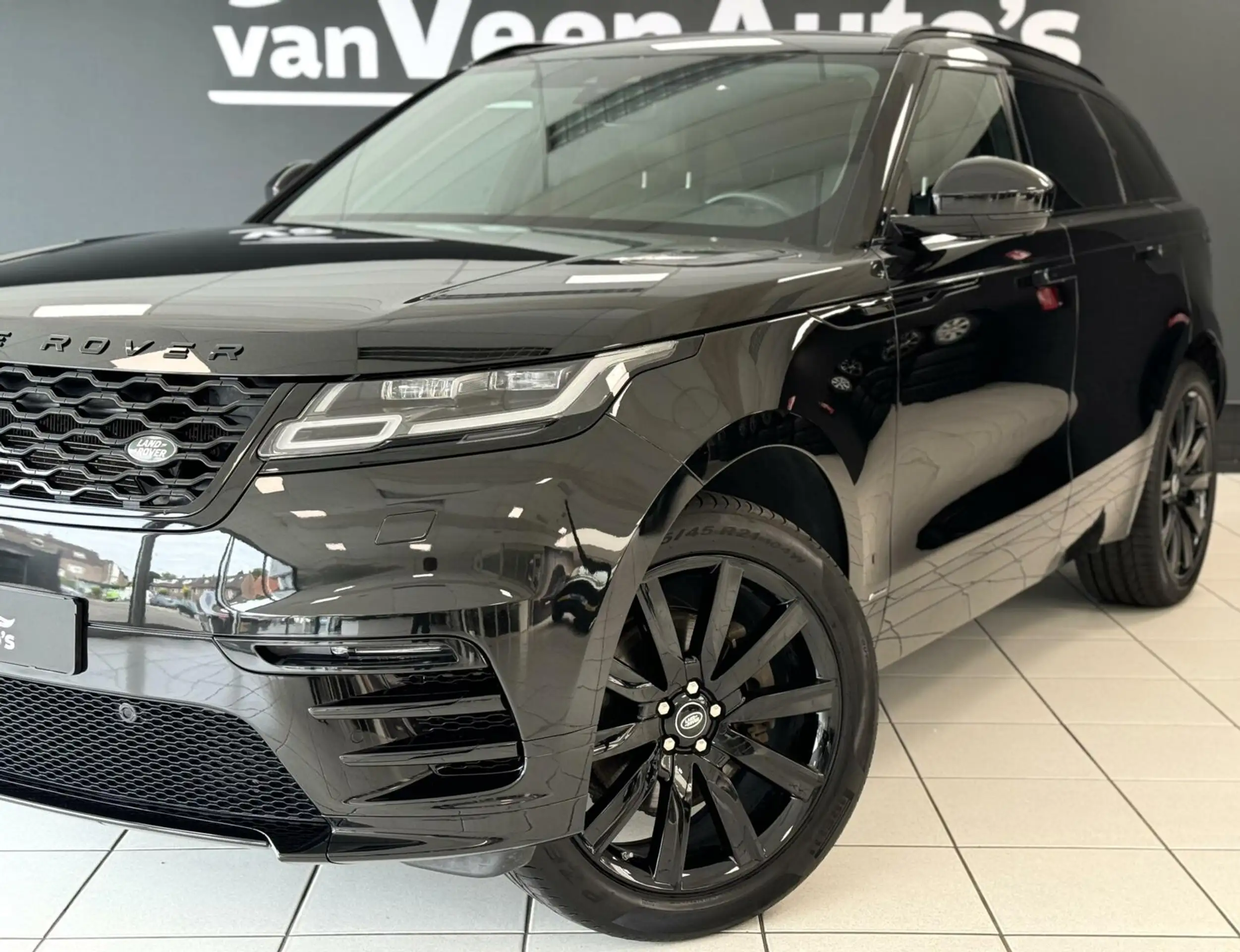 Land Rover - Range Rover Velar