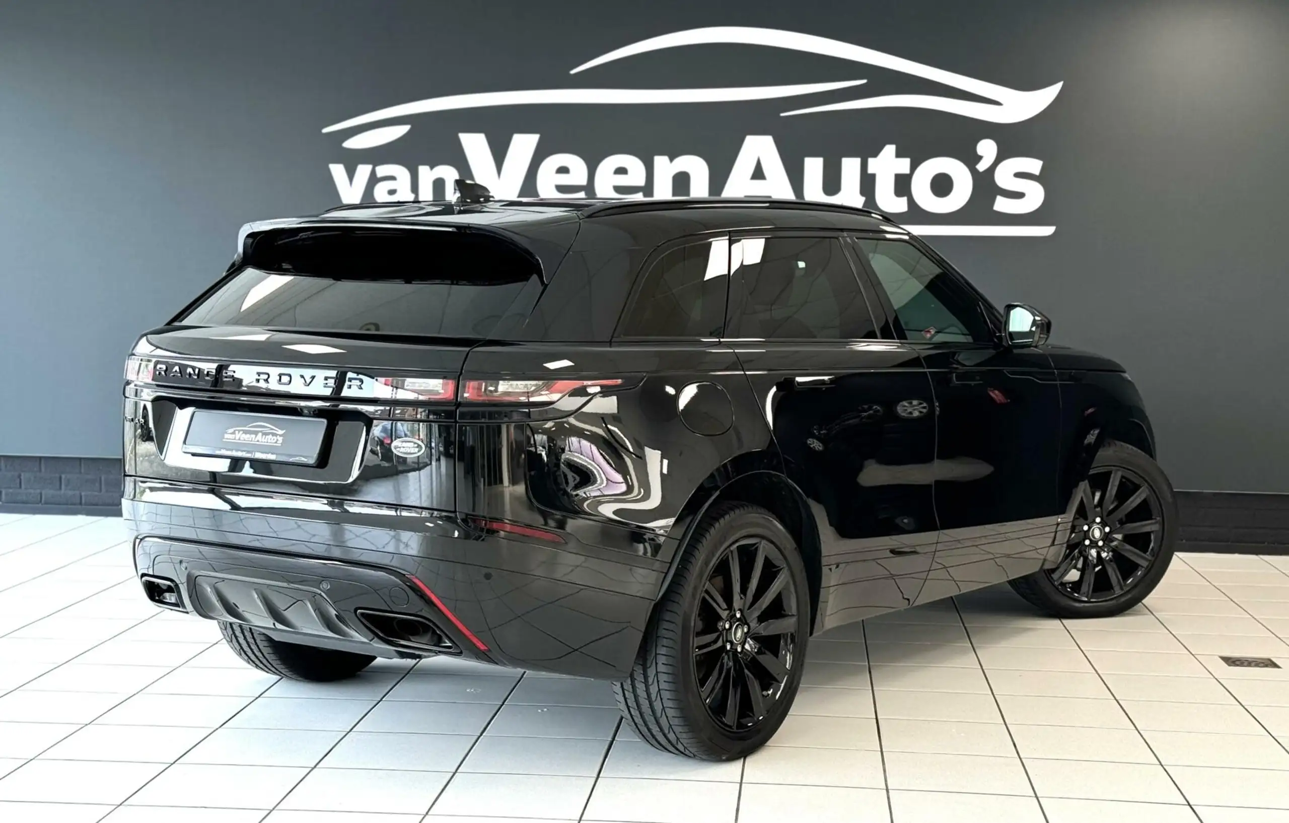 Land Rover - Range Rover Velar