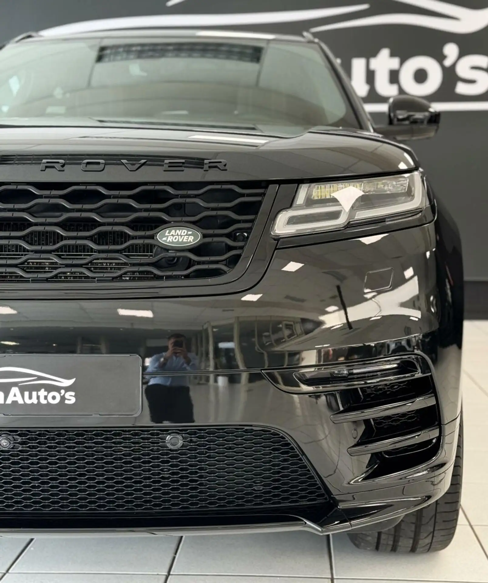 Land Rover - Range Rover Velar