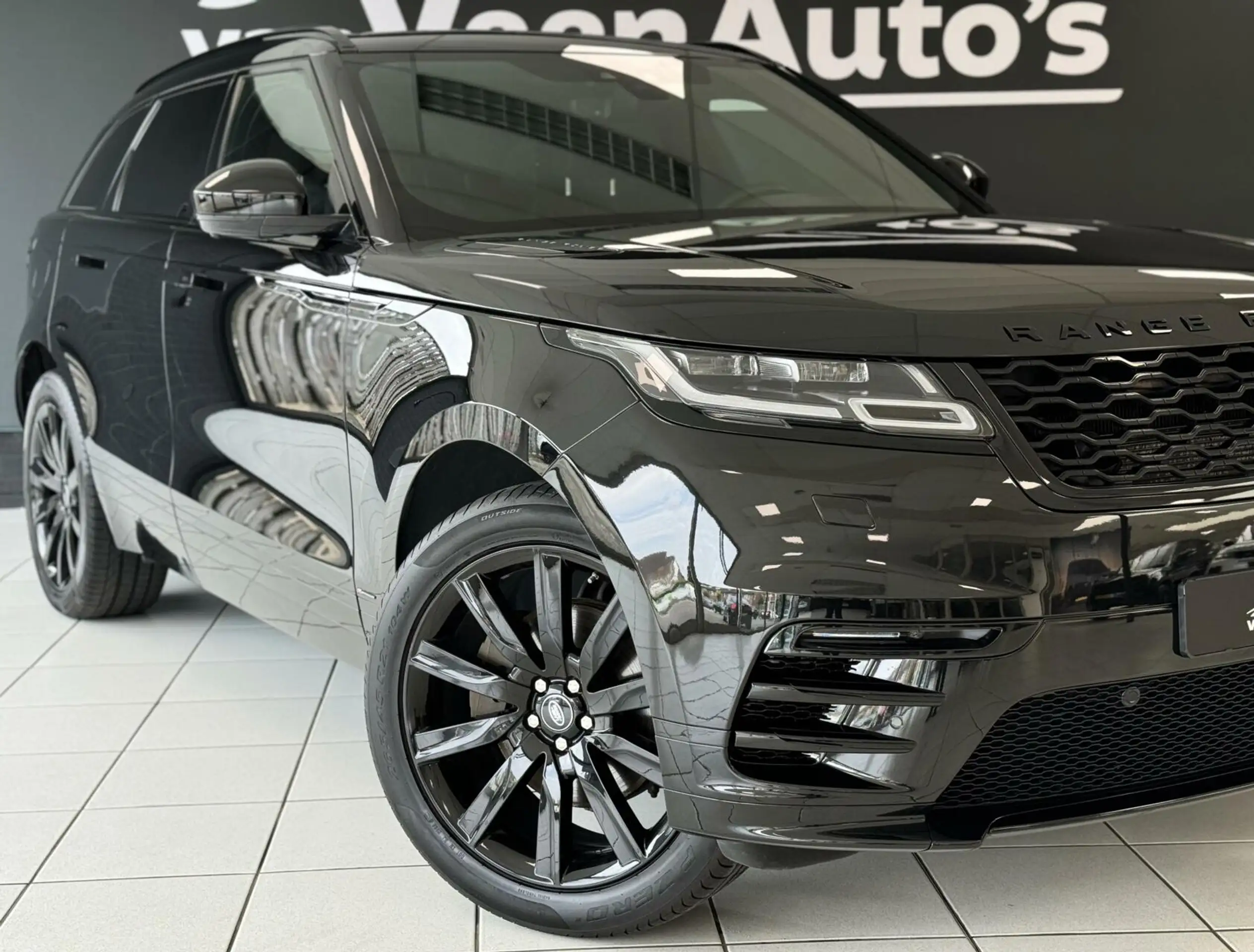 Land Rover - Range Rover Velar