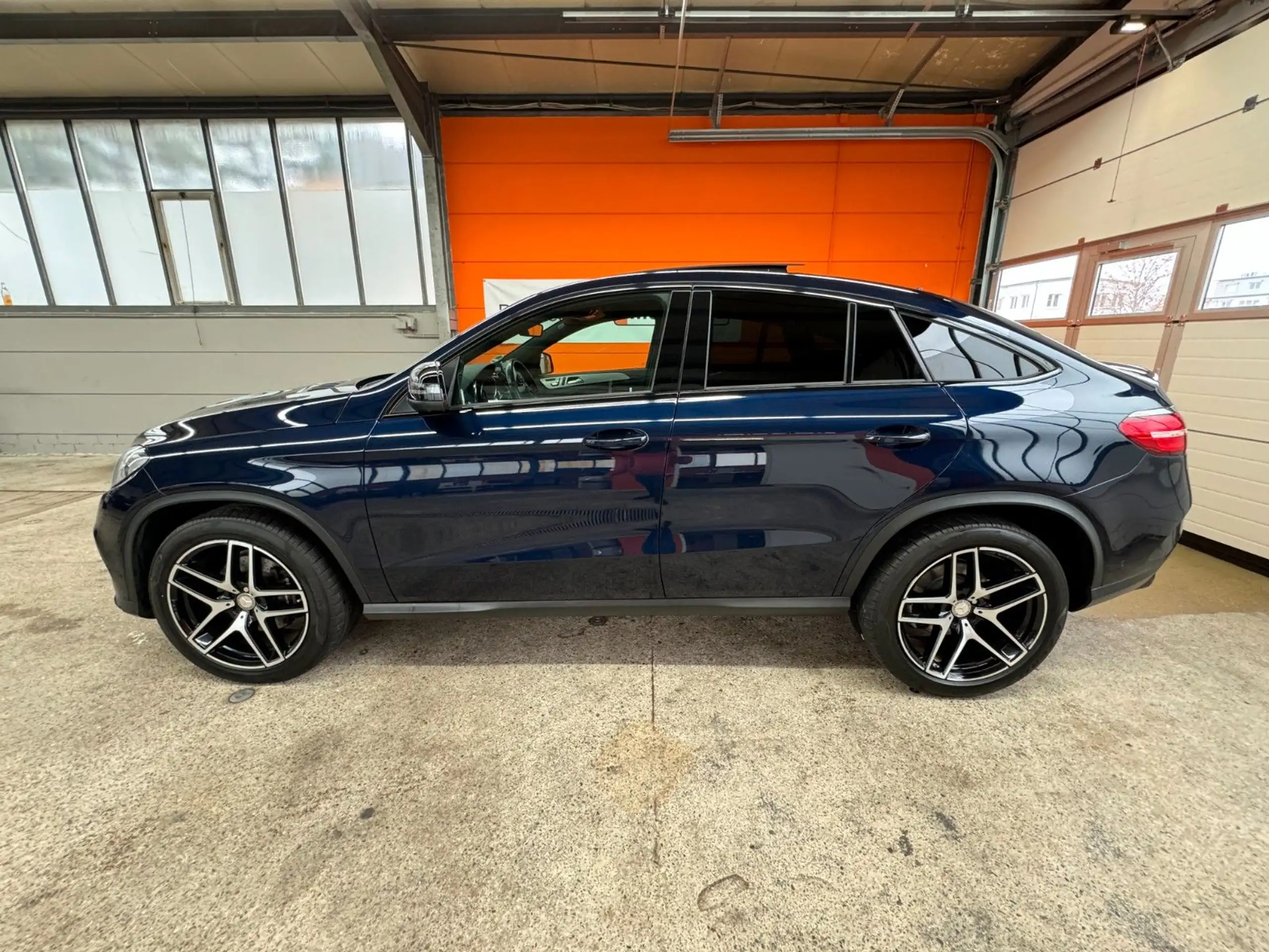 Mercedes-Benz - GLE 350