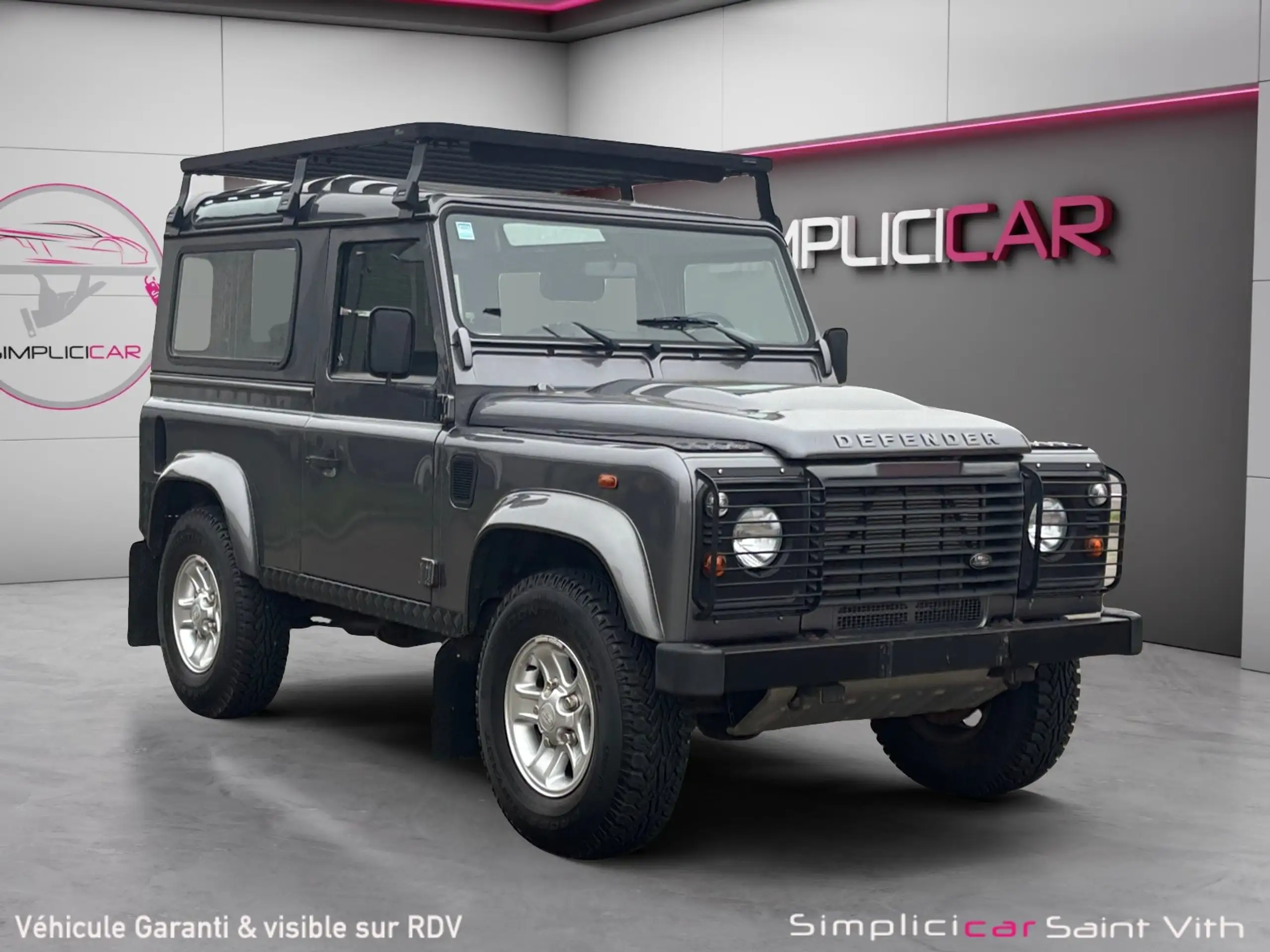 Land Rover - Defender