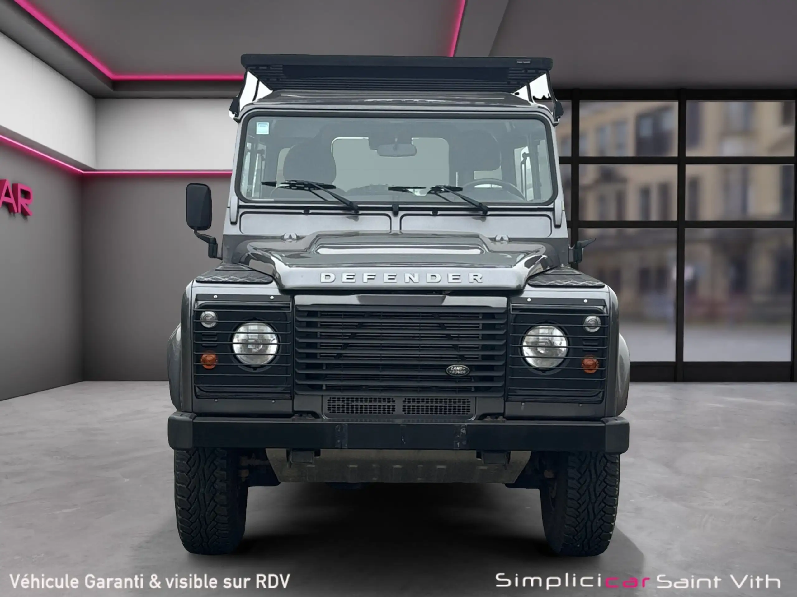 Land Rover - Defender