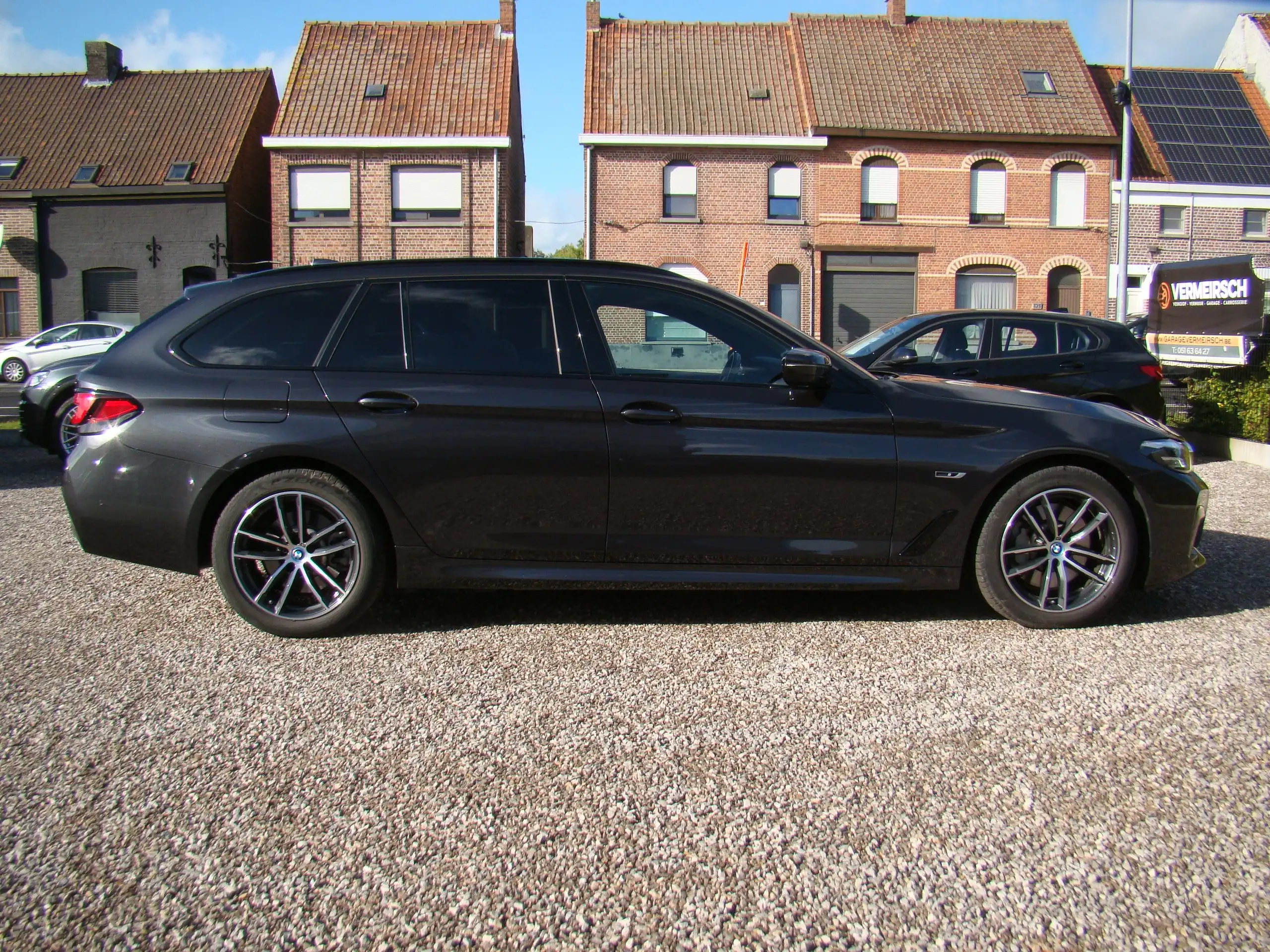 BMW - 530