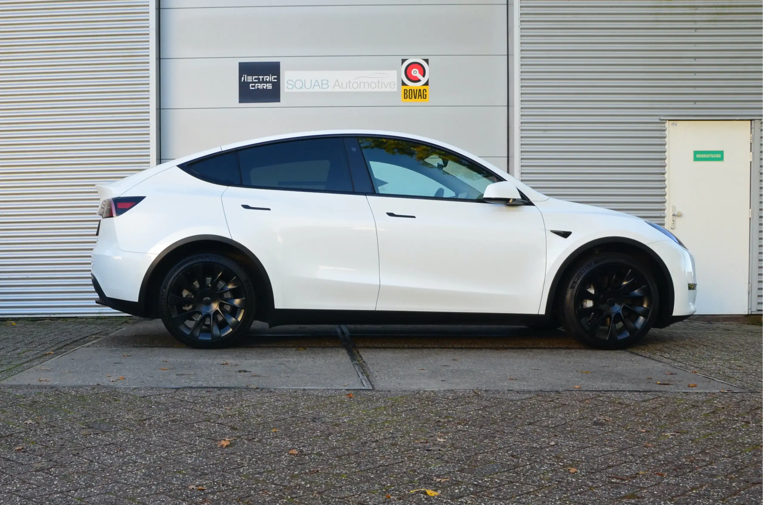 Tesla - Model Y