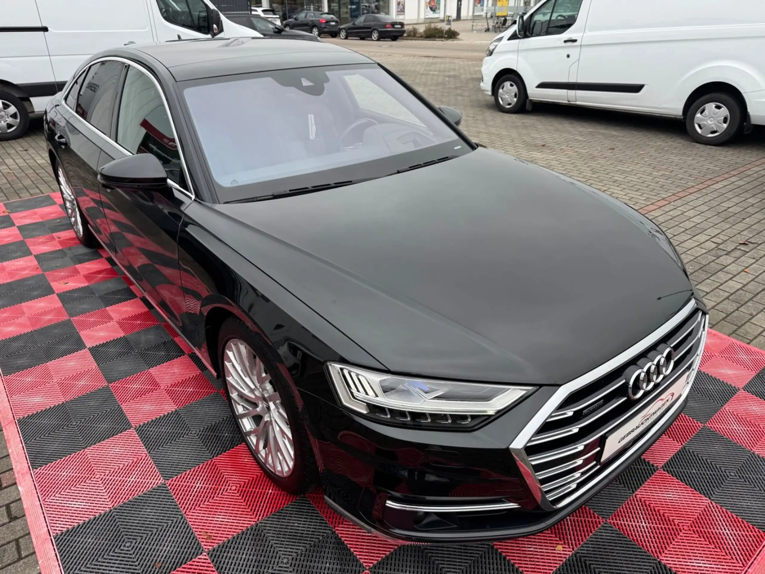 Audi - A8