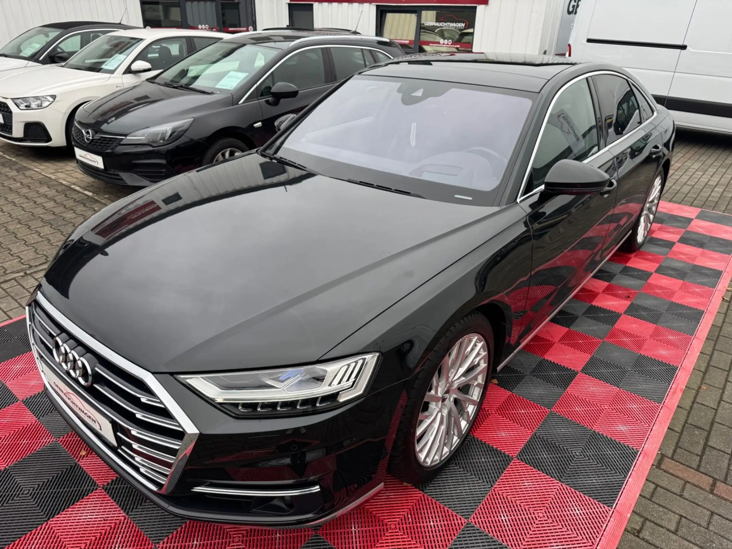 Audi - A8