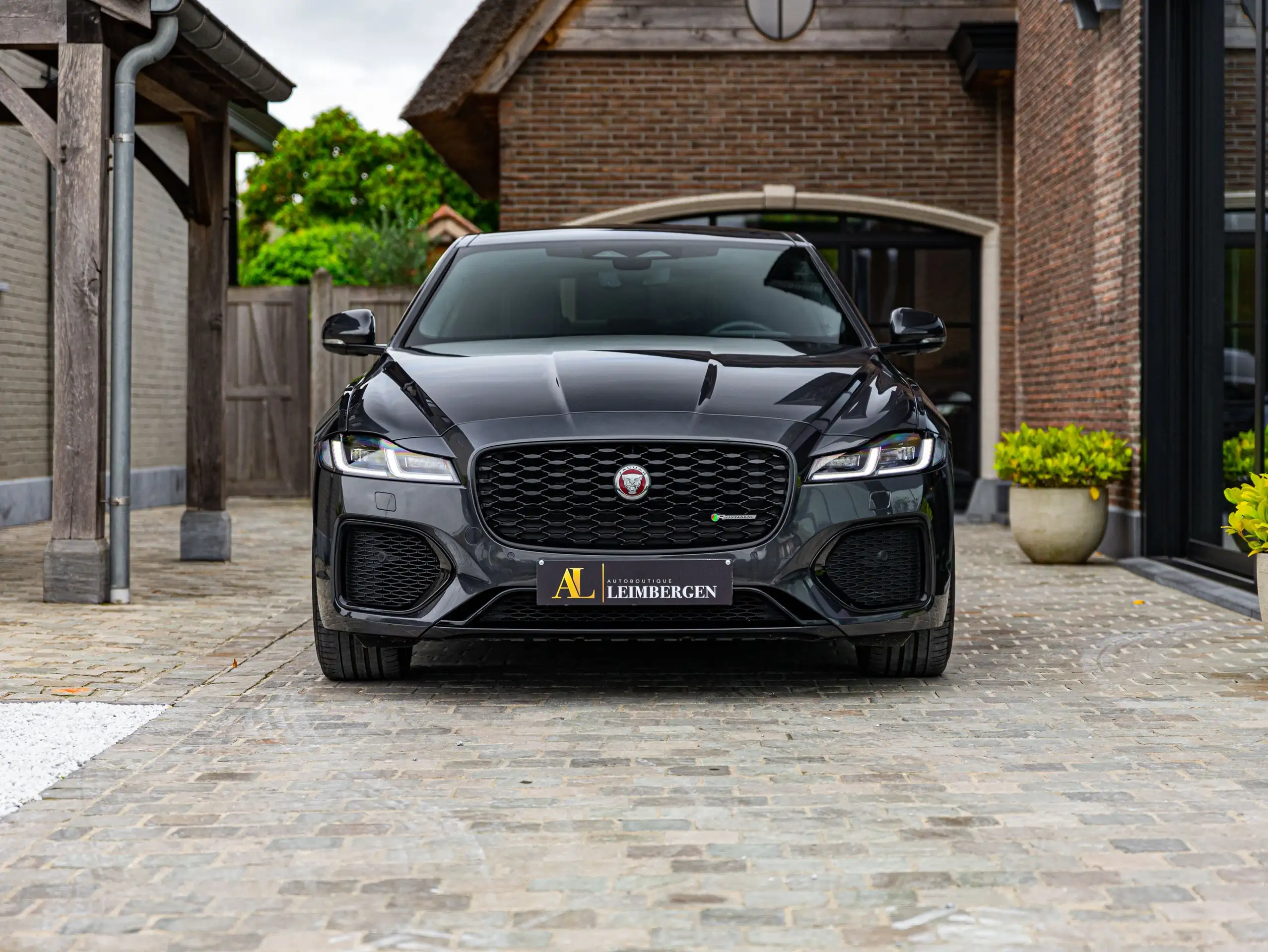 Jaguar - XF