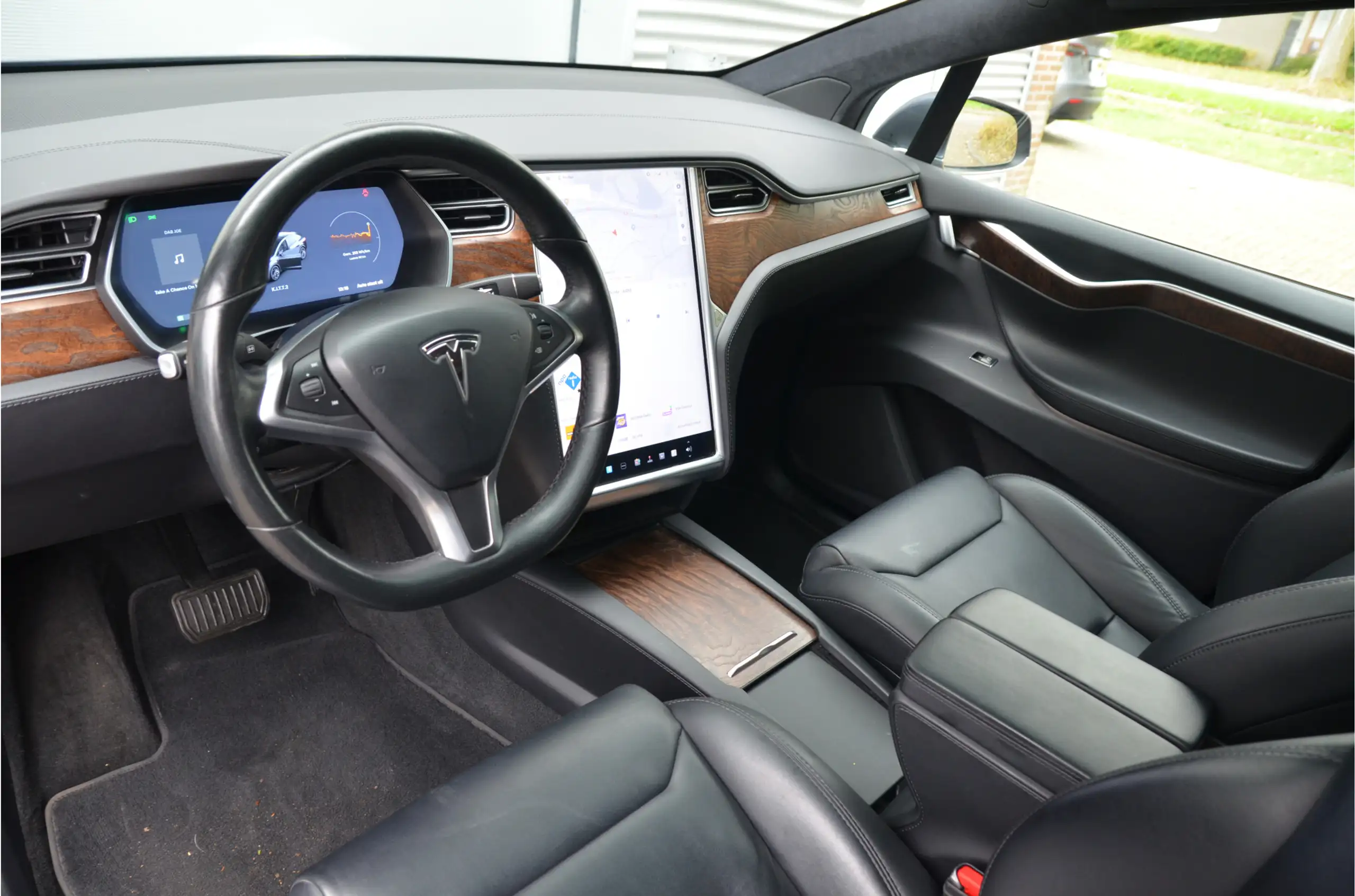 Tesla - Model X